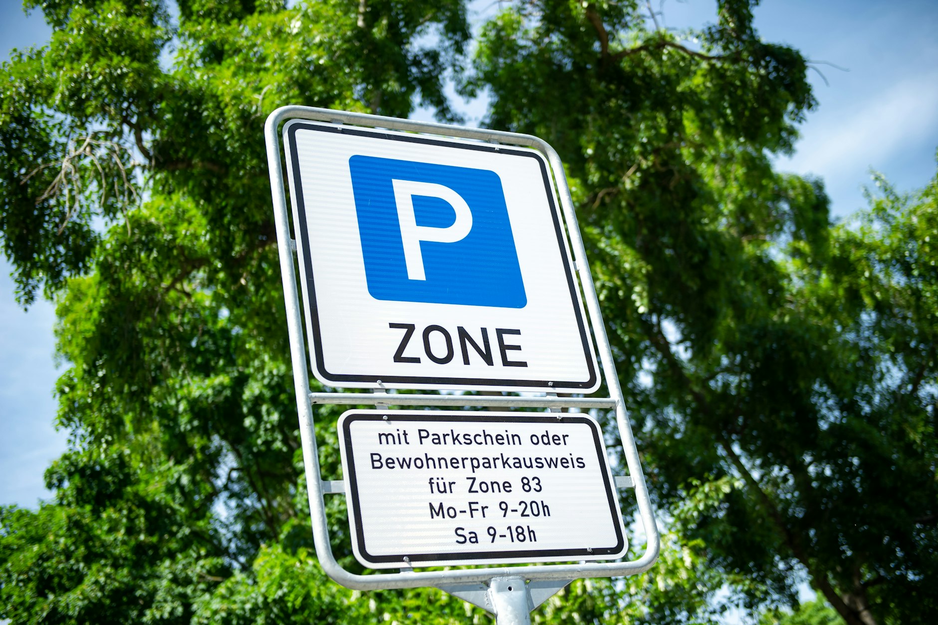 Die Parkraumbewirtschaftung wurde in Berlin Mitte der 90er-Jahre eingeführt.