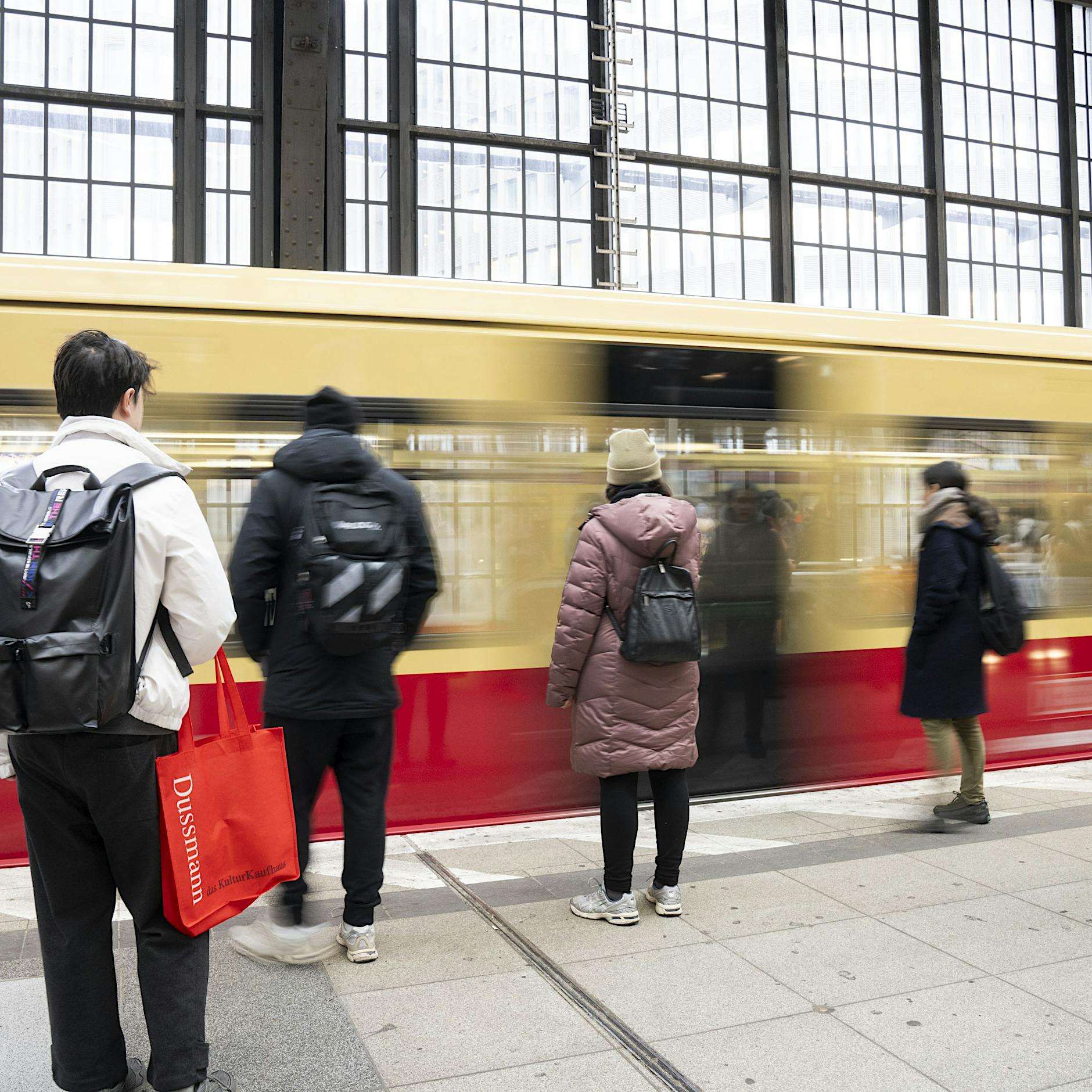Berliner S-Bahn: Warum die störanfällige Stellwerkstechnik auf der Stadtbahn früher erneuert wird