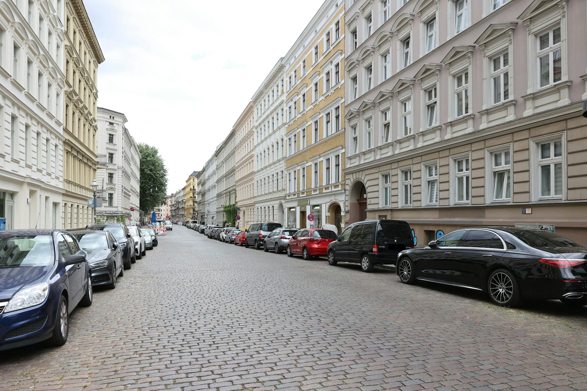 Die Gebühr um als Anwohner parken zu dürfen soll nach Willen des Regierenden Bürgermeisters steigen.