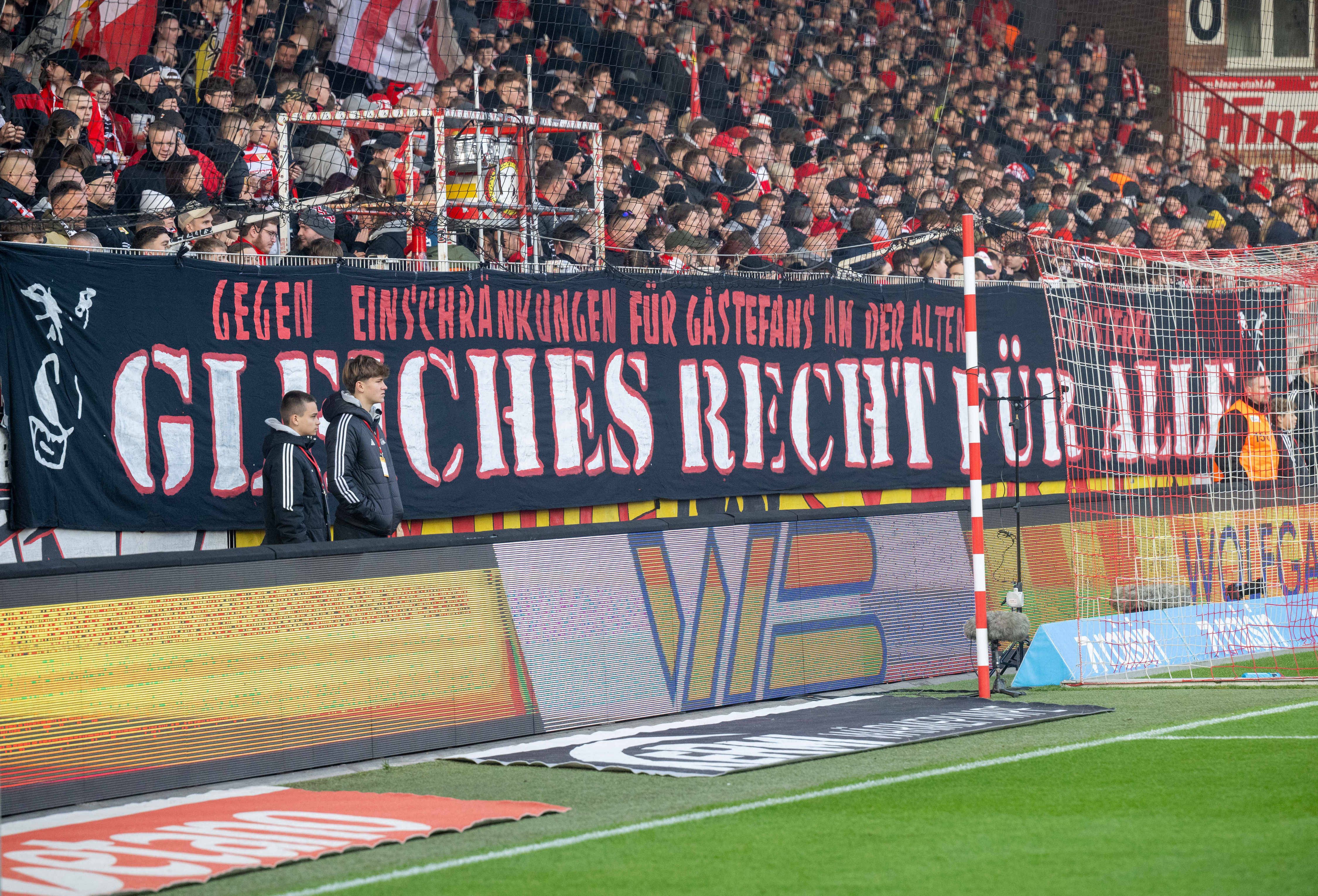 Image - Nach Stasi-Banner: Union- und Bayern-Fans plötzlich vereint!