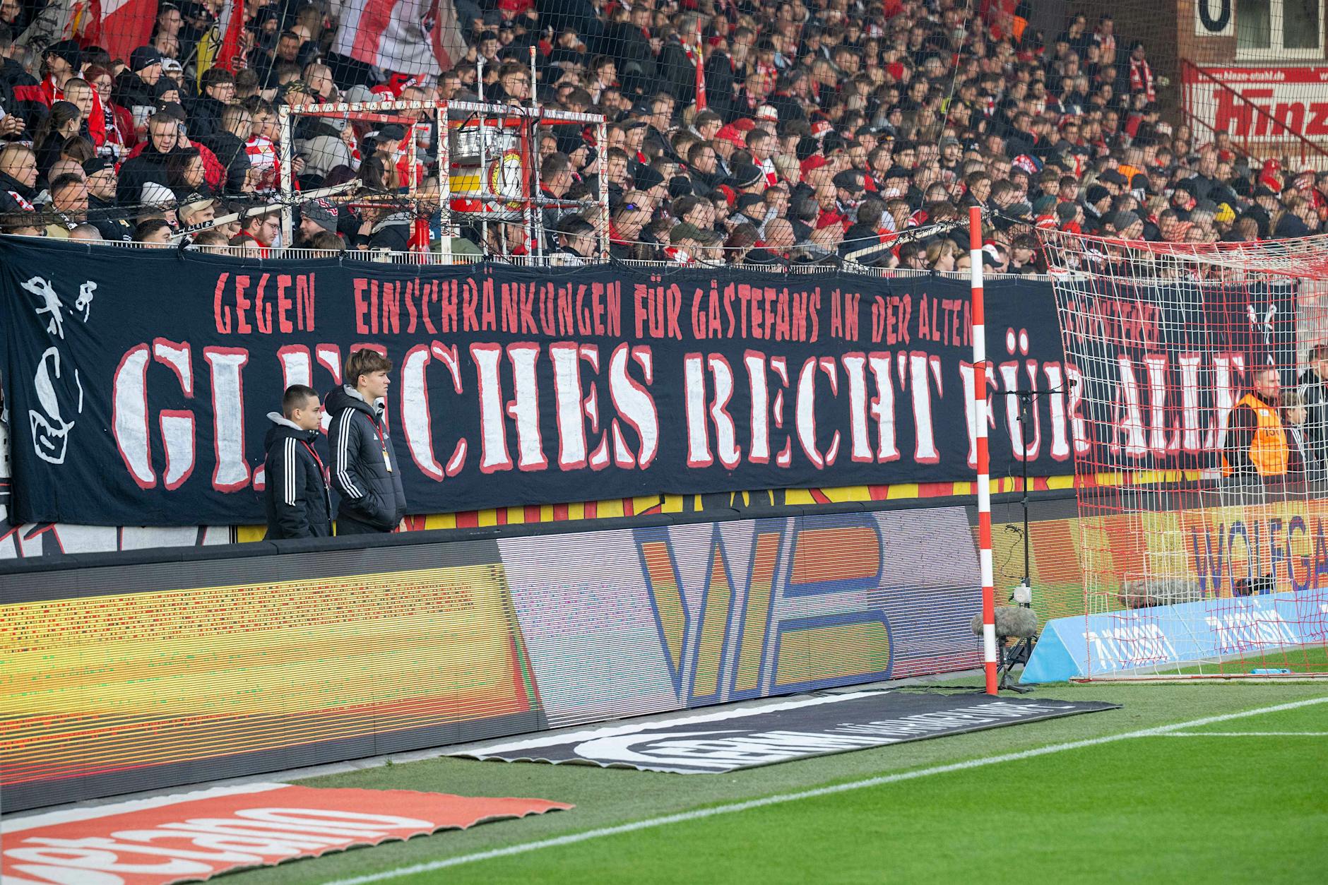 Nach Stasi-Banner: Union- und Bayern-Fans plötzlich vereint!