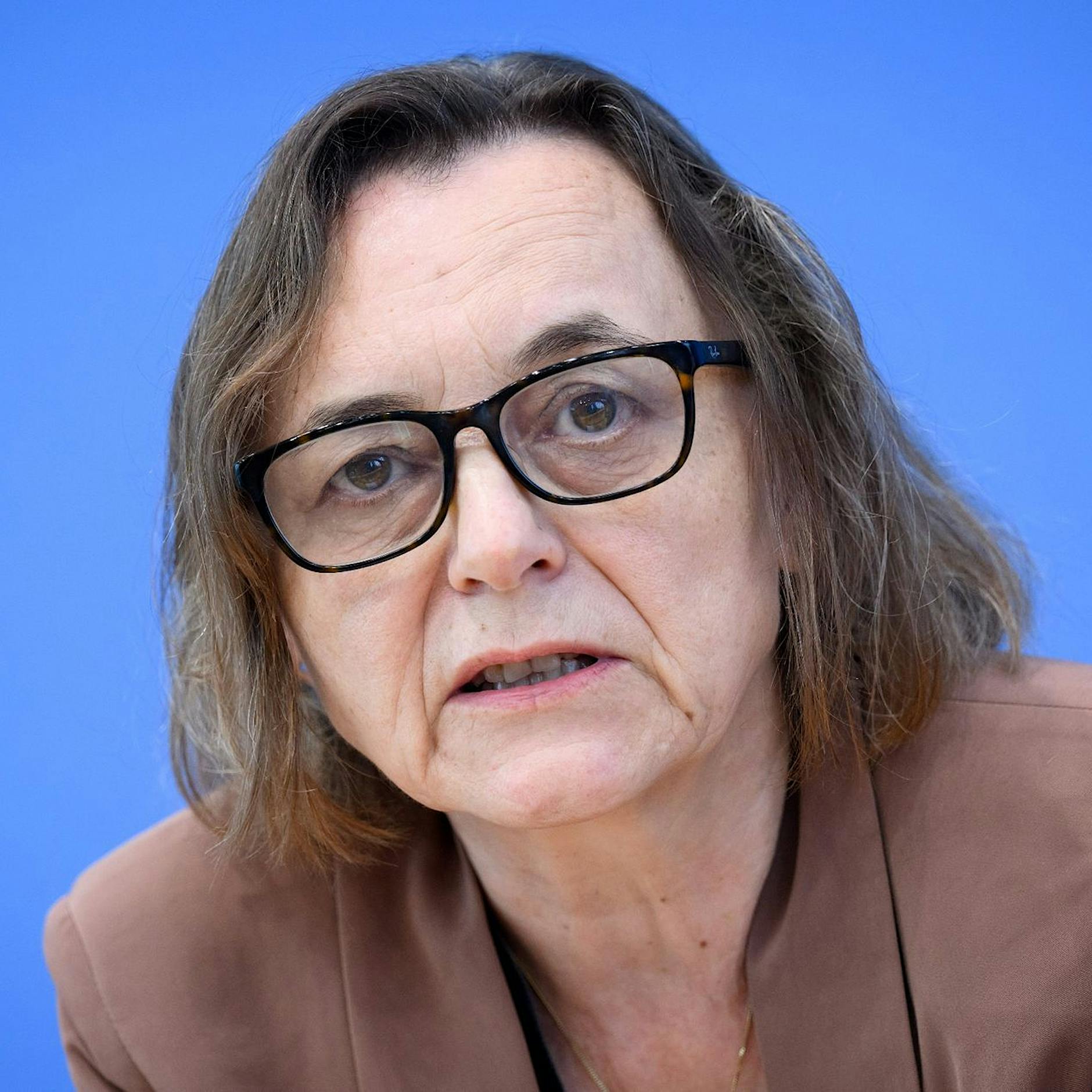 Charité-Expertin im Bundestag: „Das Spike-Protein ist gefährlich“ – was wird verschwiegen?