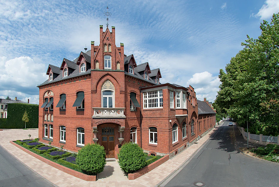 Malerisch: die Sektmanufaktur Schloss Vaux in Eltville.