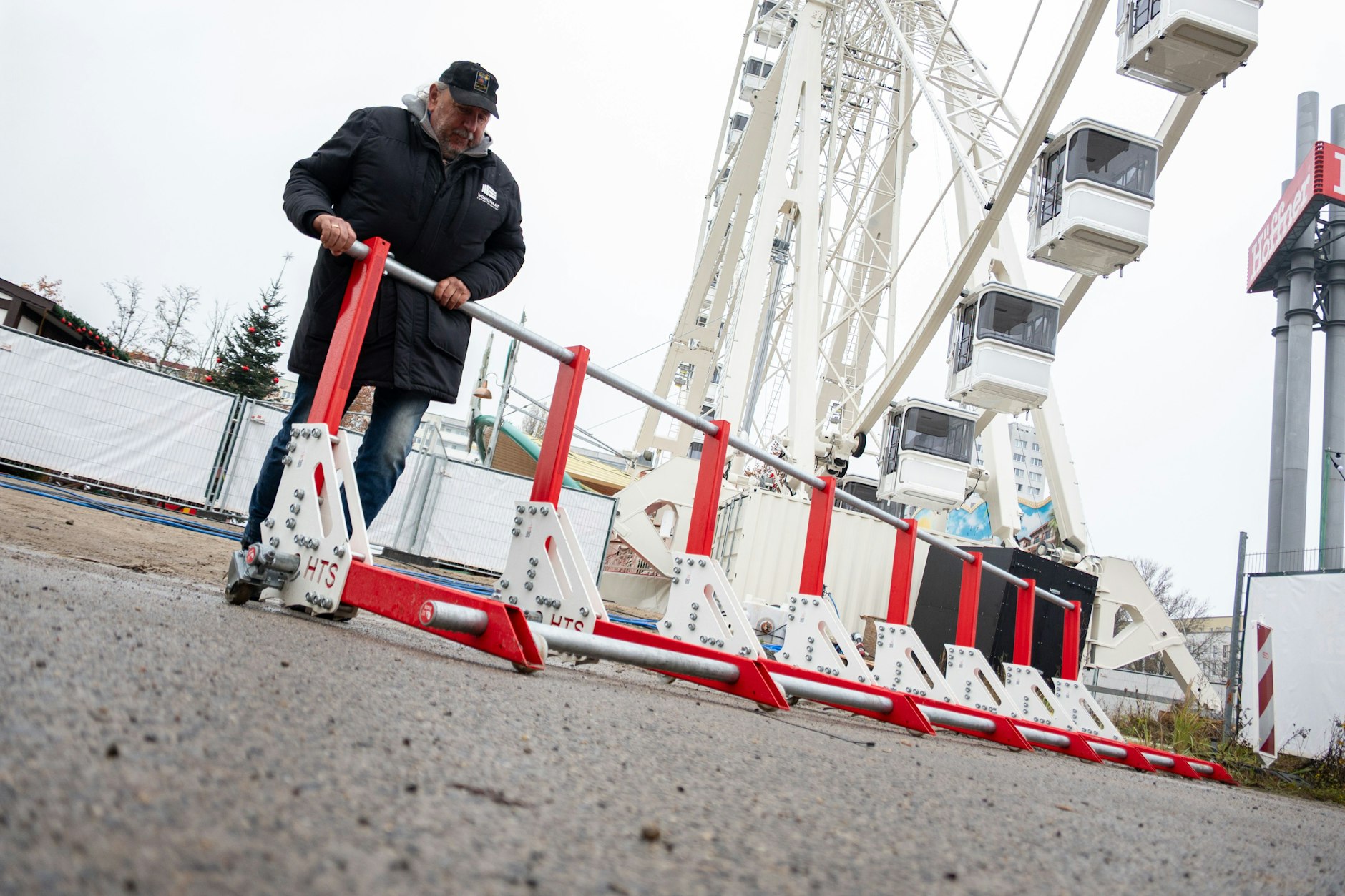 Bewegliche Durchfahrtsperren sollen die Zufahrten sichern. Wenn Polizei oder Feuerwehr anrücken, lassen sie sich schnell öffnen.