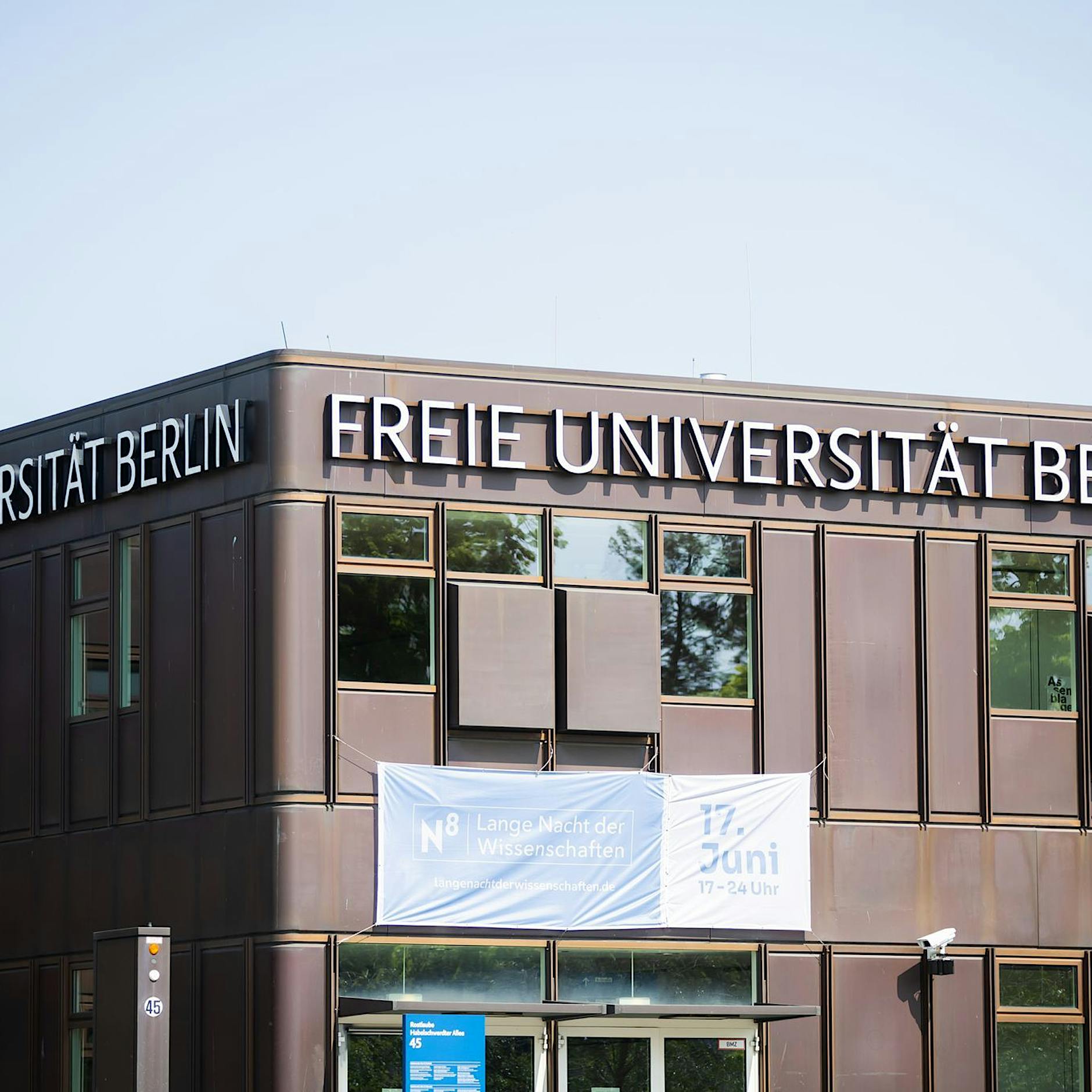 Ist die FU Berlin zu gefährlich für eine Überlebende des Nova-Festivals? Uni widerspricht FAZ-Bericht