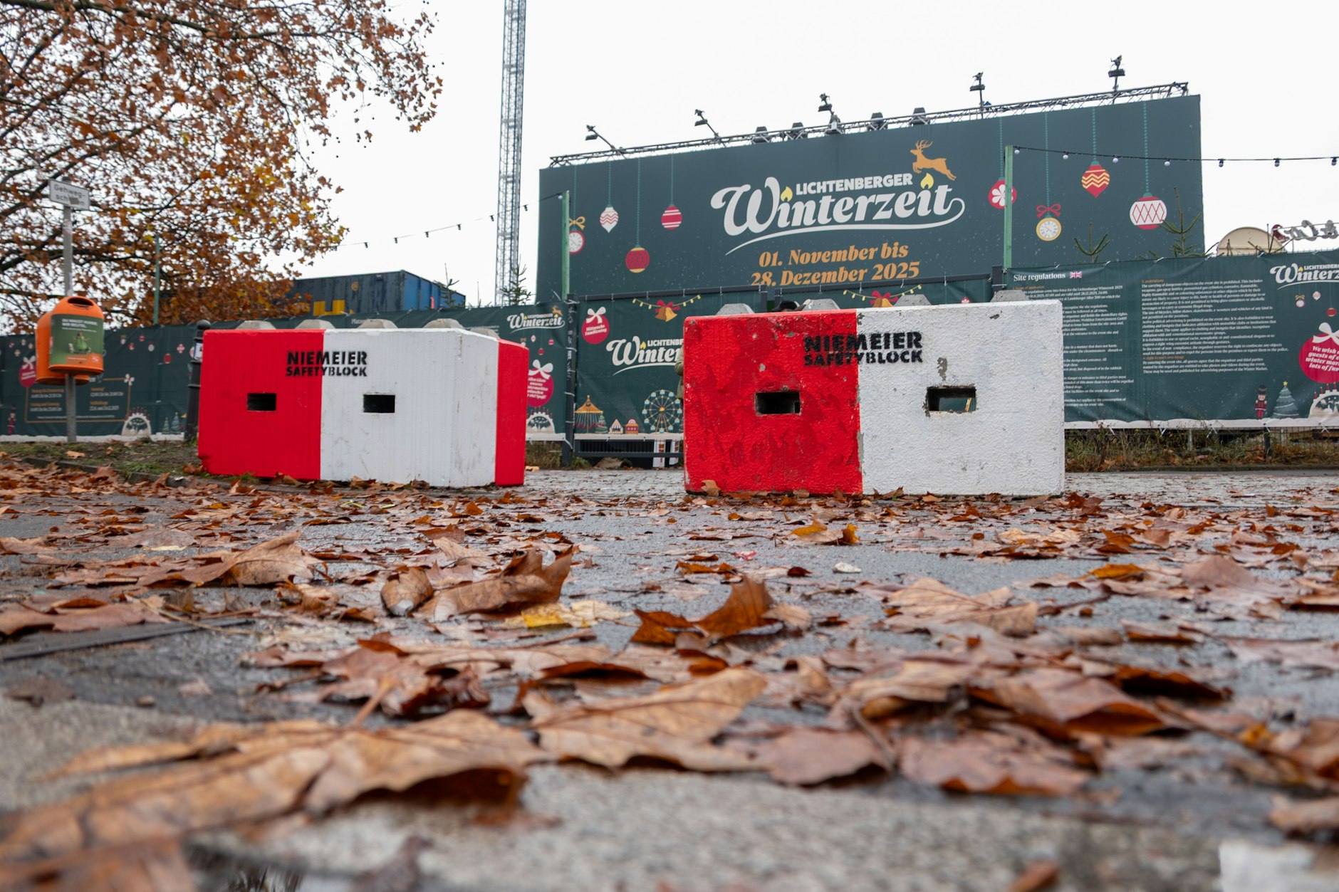 Diese Betonpoller kann man inzwischen unkompliziert mieten.
