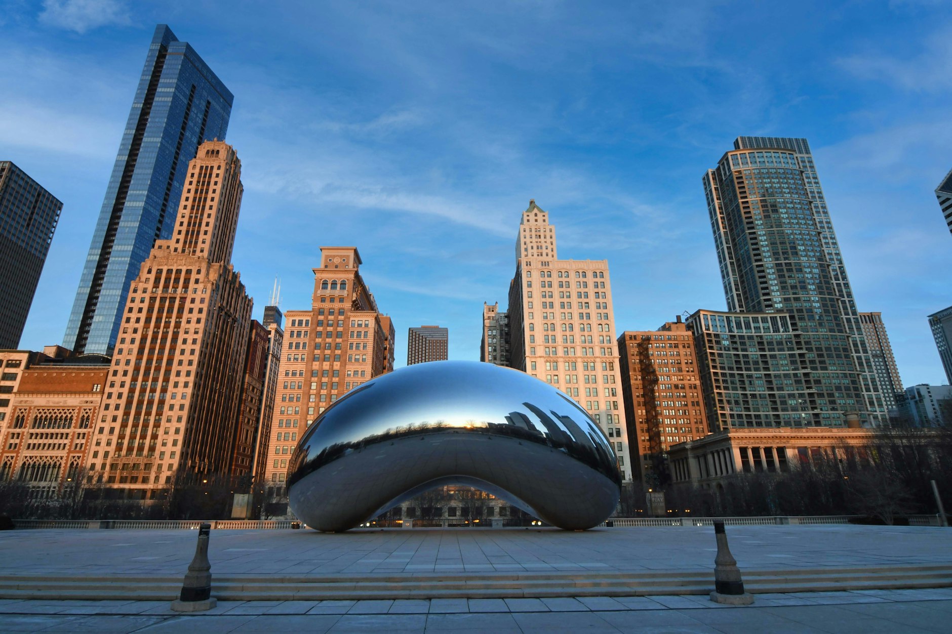 Die Skulptur „Cloud Gate“ des Künstlers Sir Anish Kapoor in Chicago
