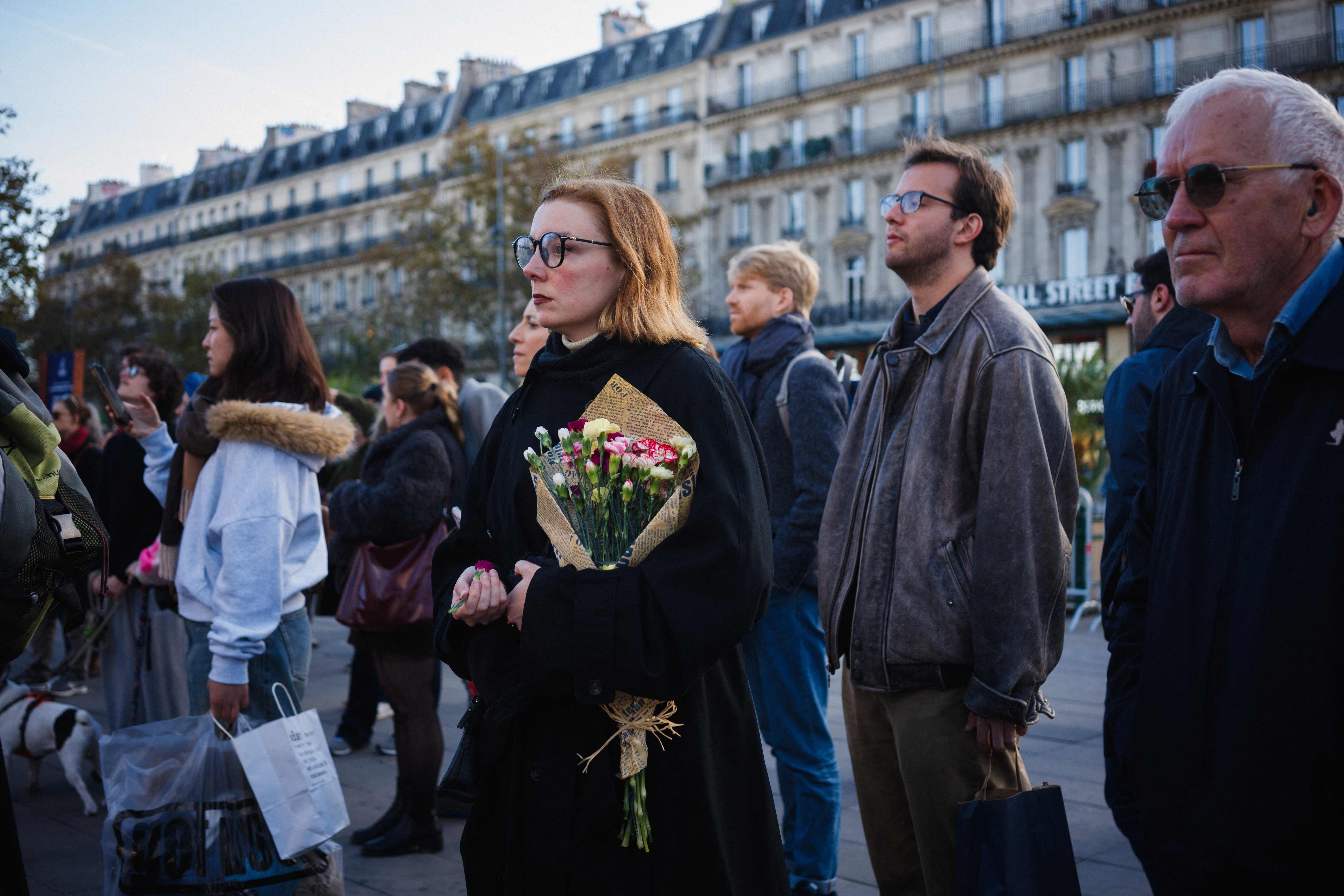 Image - Zehn Jahre nach den Anschlägen in Paris: Frankreich erinnert, während Deutschland verdrängt