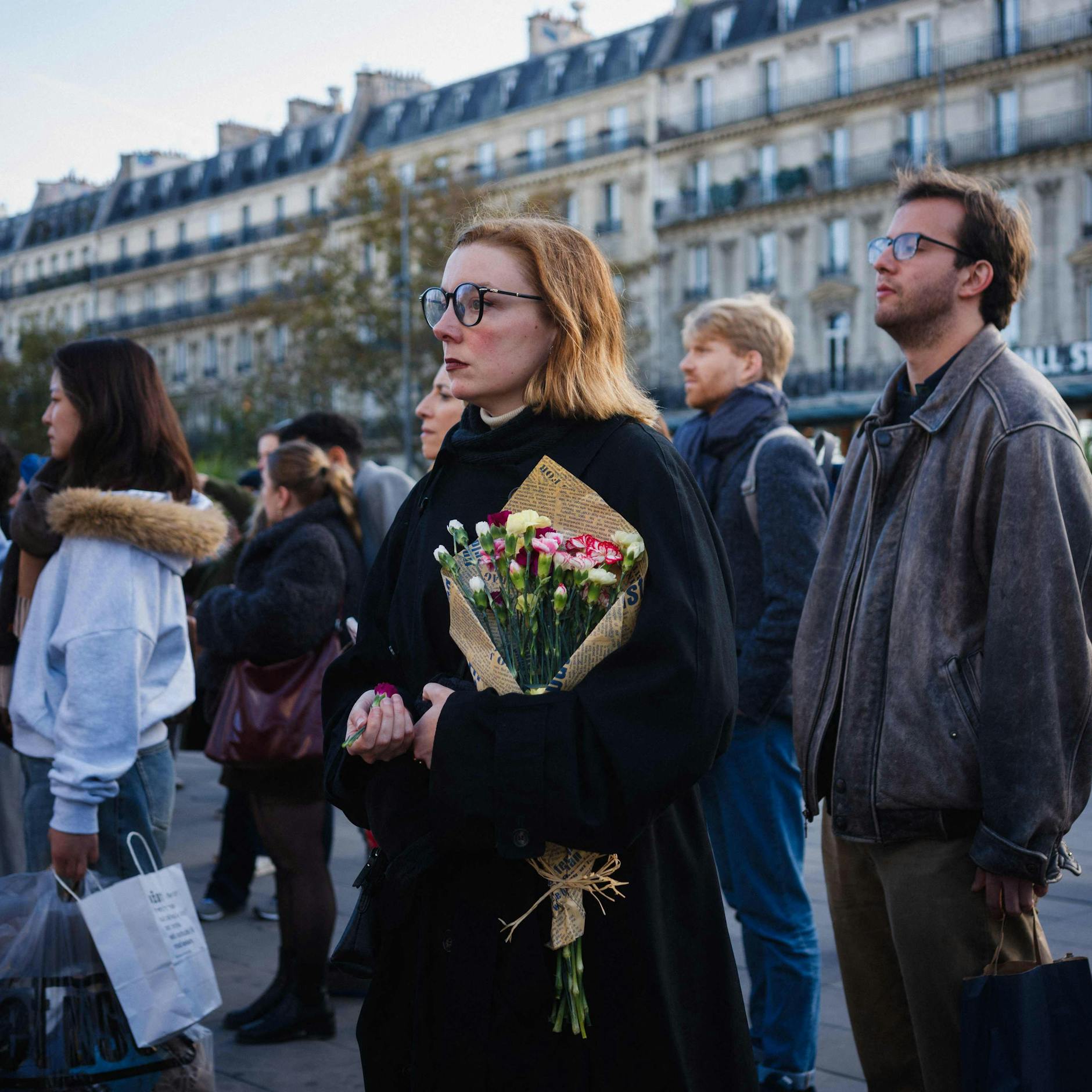 Image - Zehn Jahre nach den Anschlägen in Paris: Frankreich erinnert, während Deutschland verdrängt