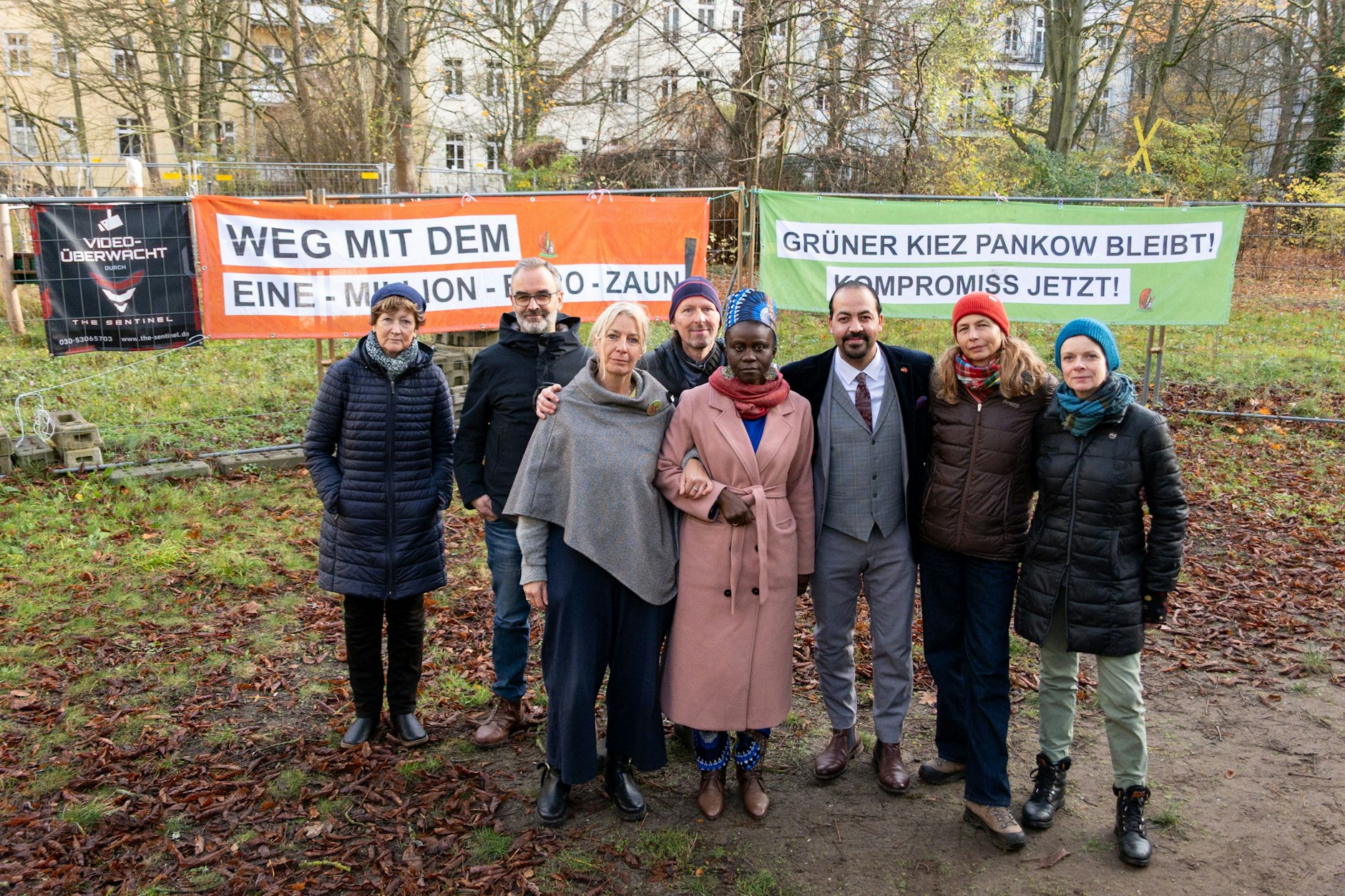 Flüchtlingshäuser in Pankow: „Diese Häuser werden ein unwürdiger Menschenzoo“