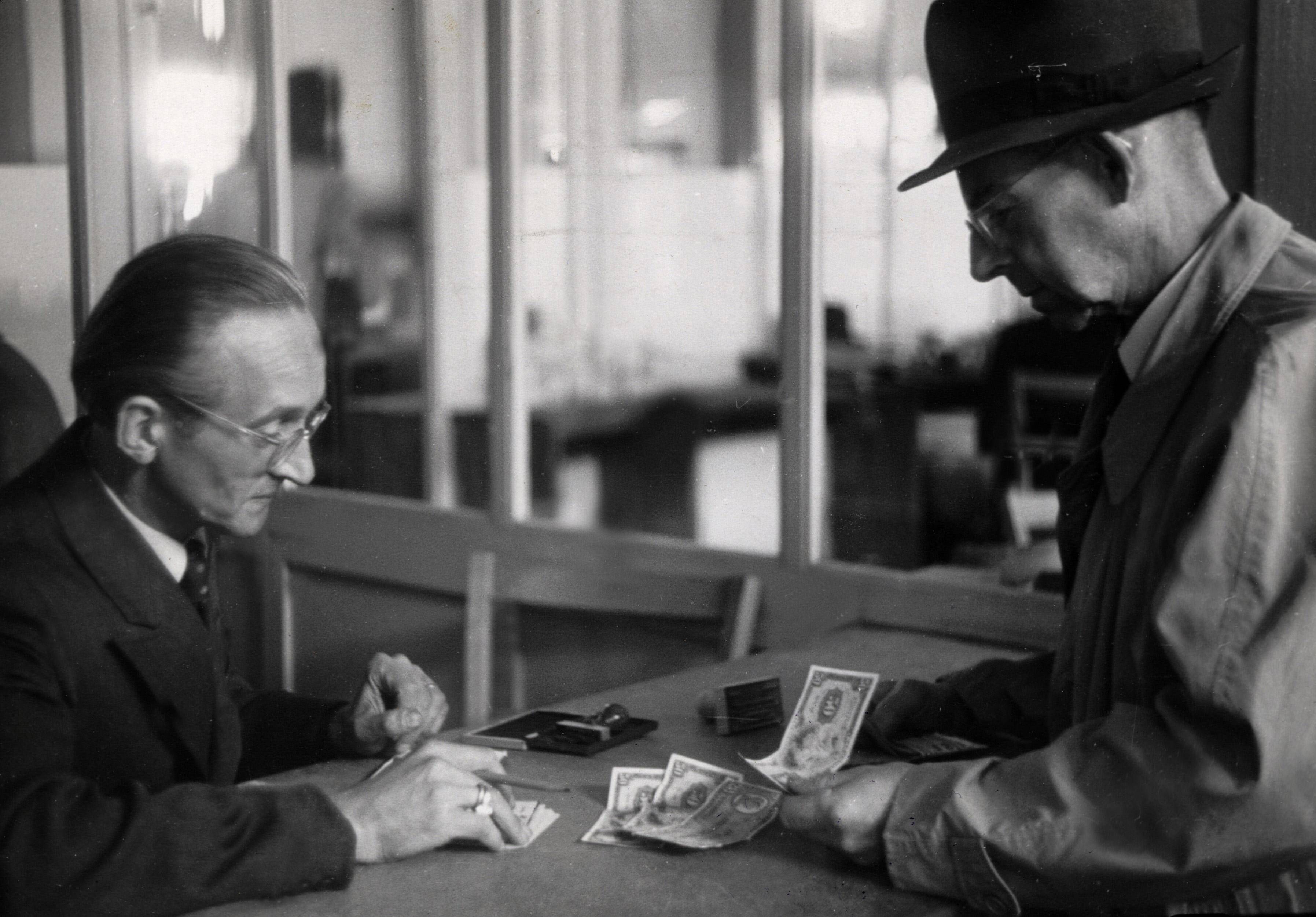 Die „Aktion Blitz“ und ihre Folgen: Wie Privatbetriebe durch den DDR-Bargeldumtausch ihre Freiheit verloren