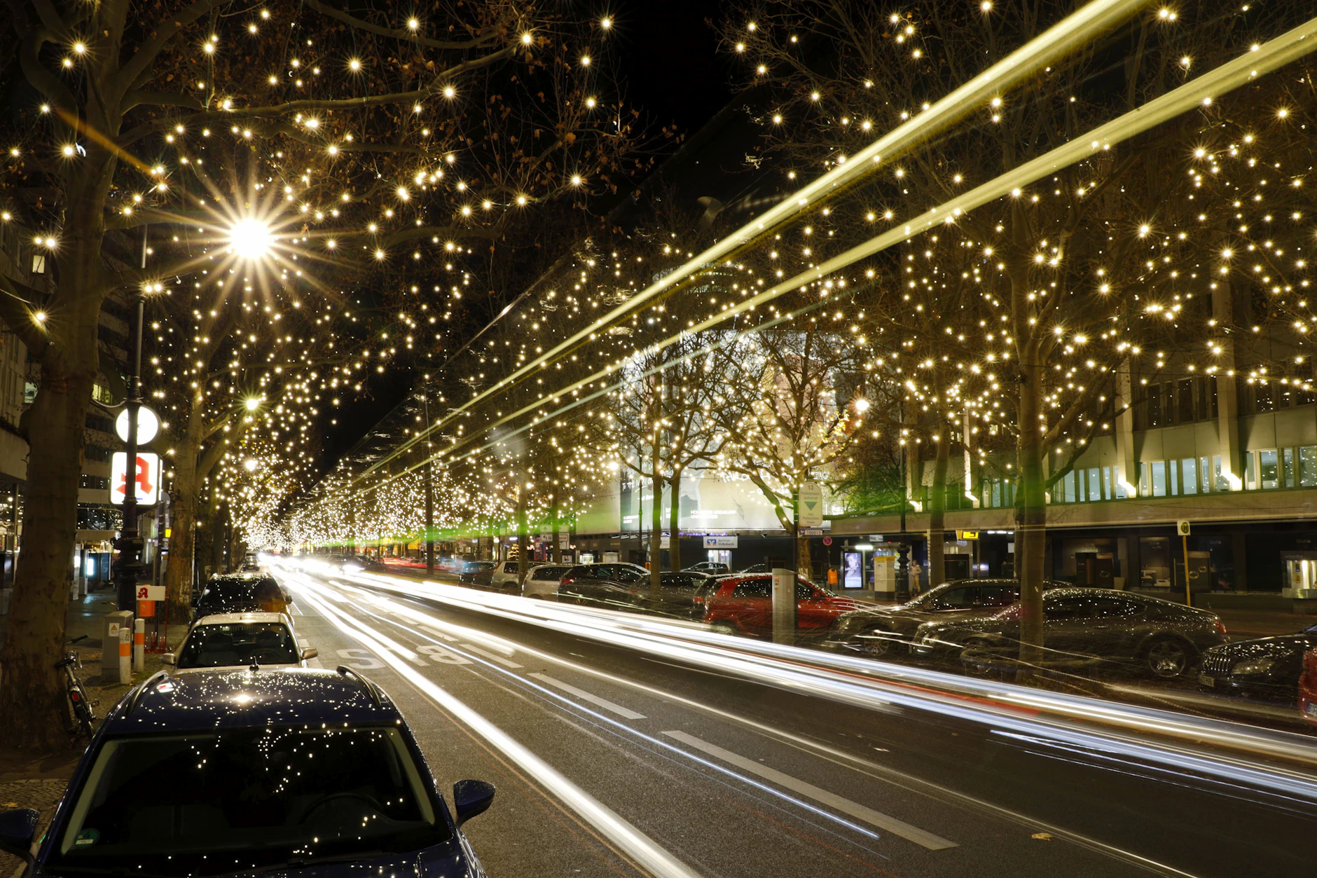 Weihnachtsbeleuchtung am Kurfürstendamm.