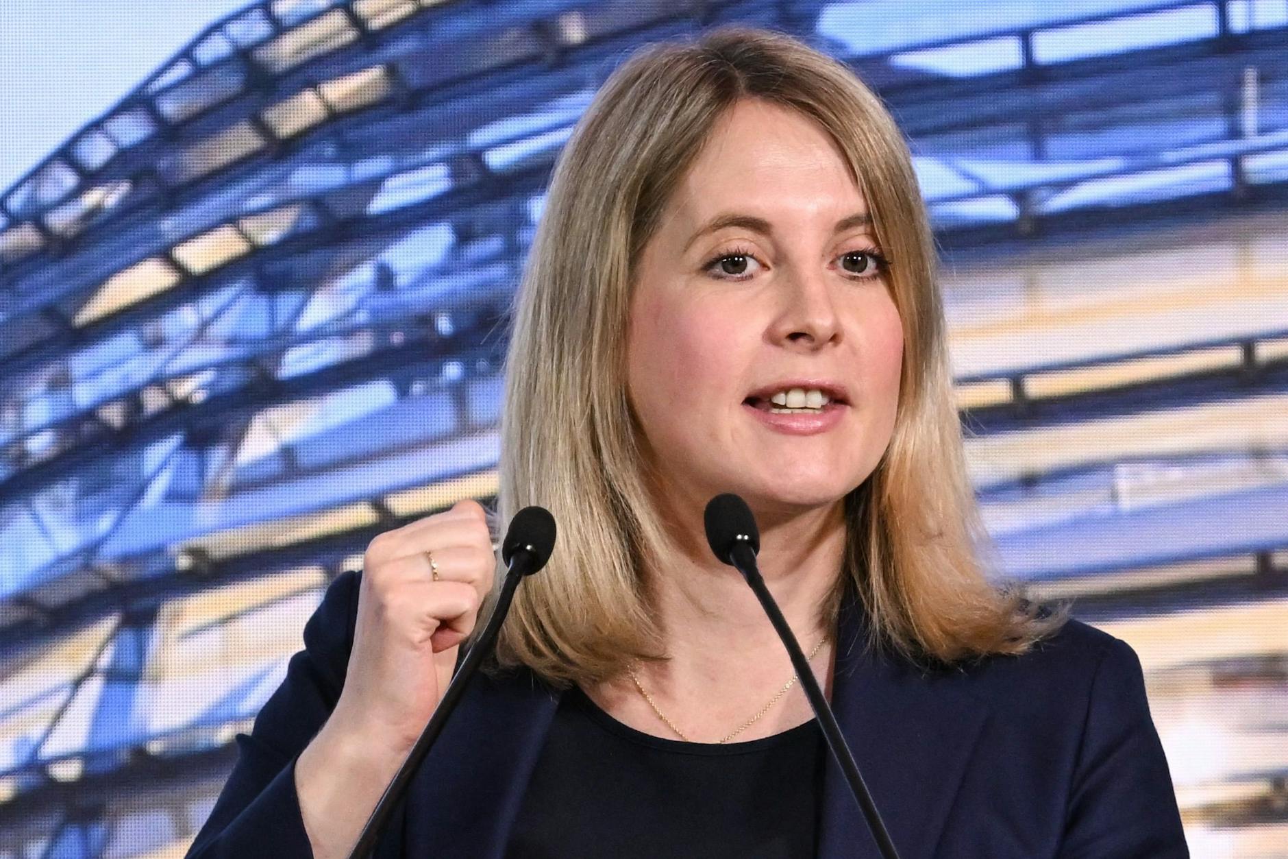 Bundesbauministerin Verena Hubertz (SPD) fordert die Fehlbelegungsabgabe für Gutverdienende, die in Sozialwohnungen leben.