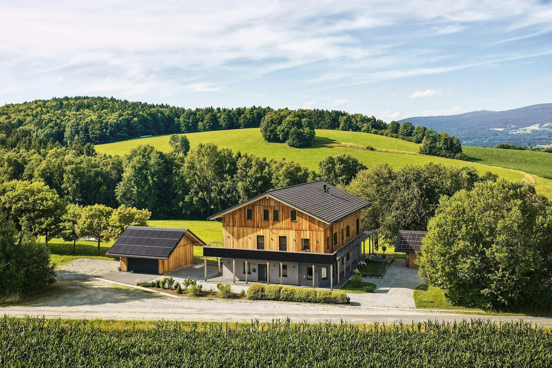 Ein 42-jähriger Mann aus Berlin hat das Traumhaus im Bayerischen Wald im Wert von rund zwei Millionen Euro gewonnen.