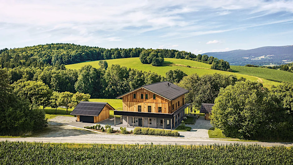 Ein 42-jähriger Mann aus Berlin hat das Traumhaus im Bayerischen Wald im Wert von rund zwei Millionen Euro gewonnen.