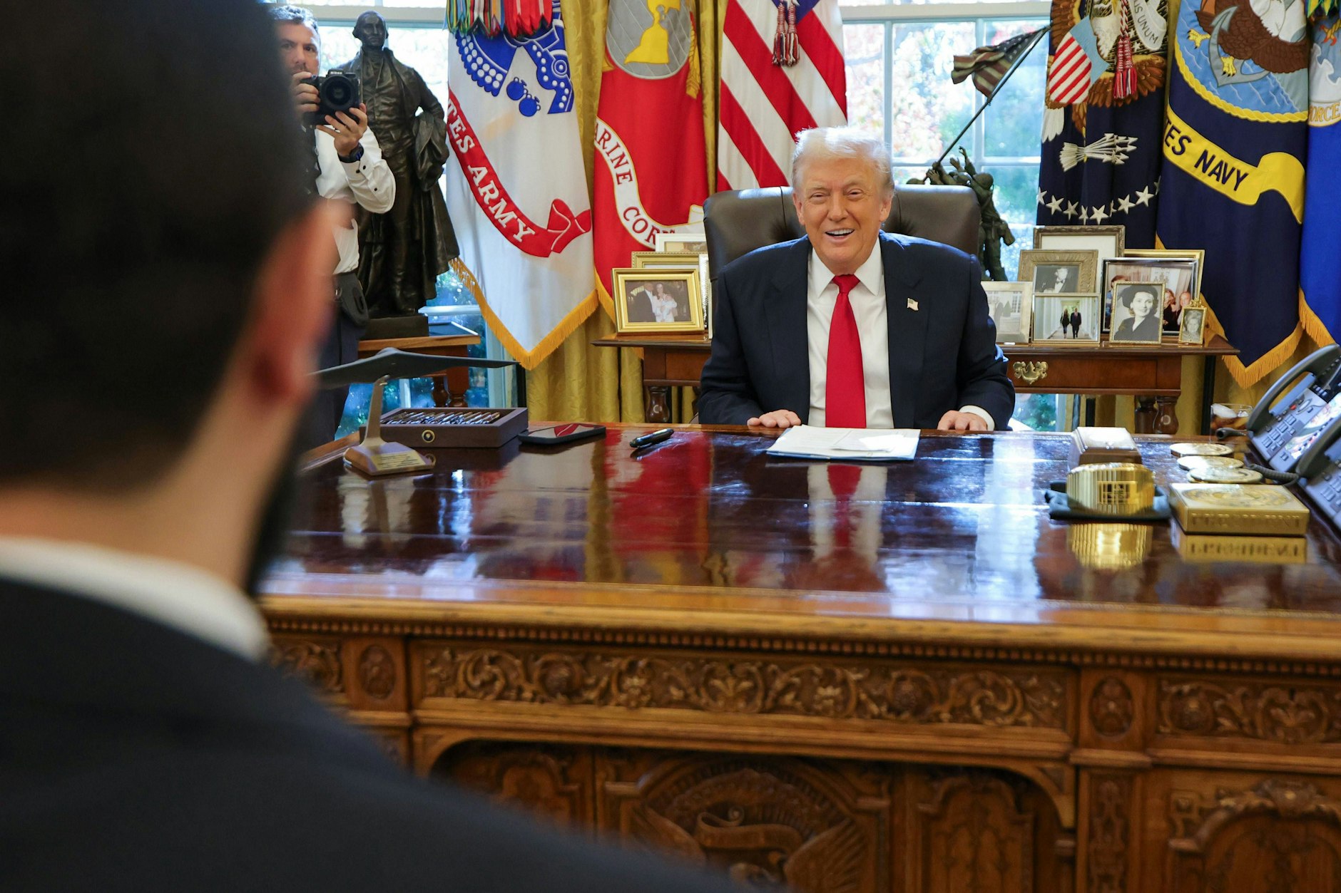 US-Präsident Donald Trump empfängt den syrischen Präsidenten Ahmad al-Sharaa am Montag im Oval Office.