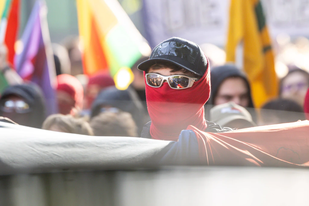 Antifa Ost auf US-Terrorliste: Bundesregierung bewertet Risiko