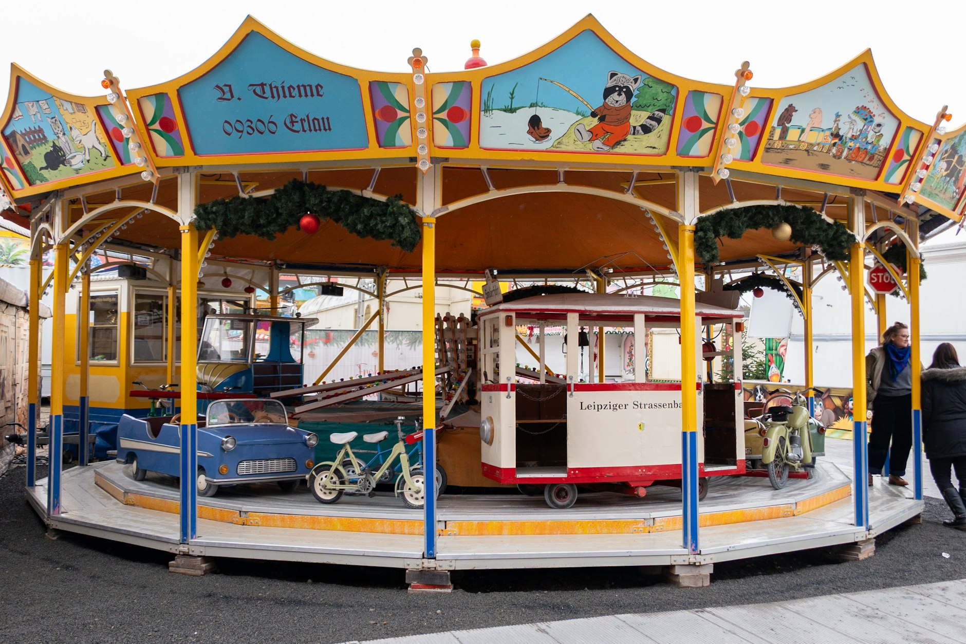 Einst gab es viele solcher Karussells auf den Märkten der DDR.