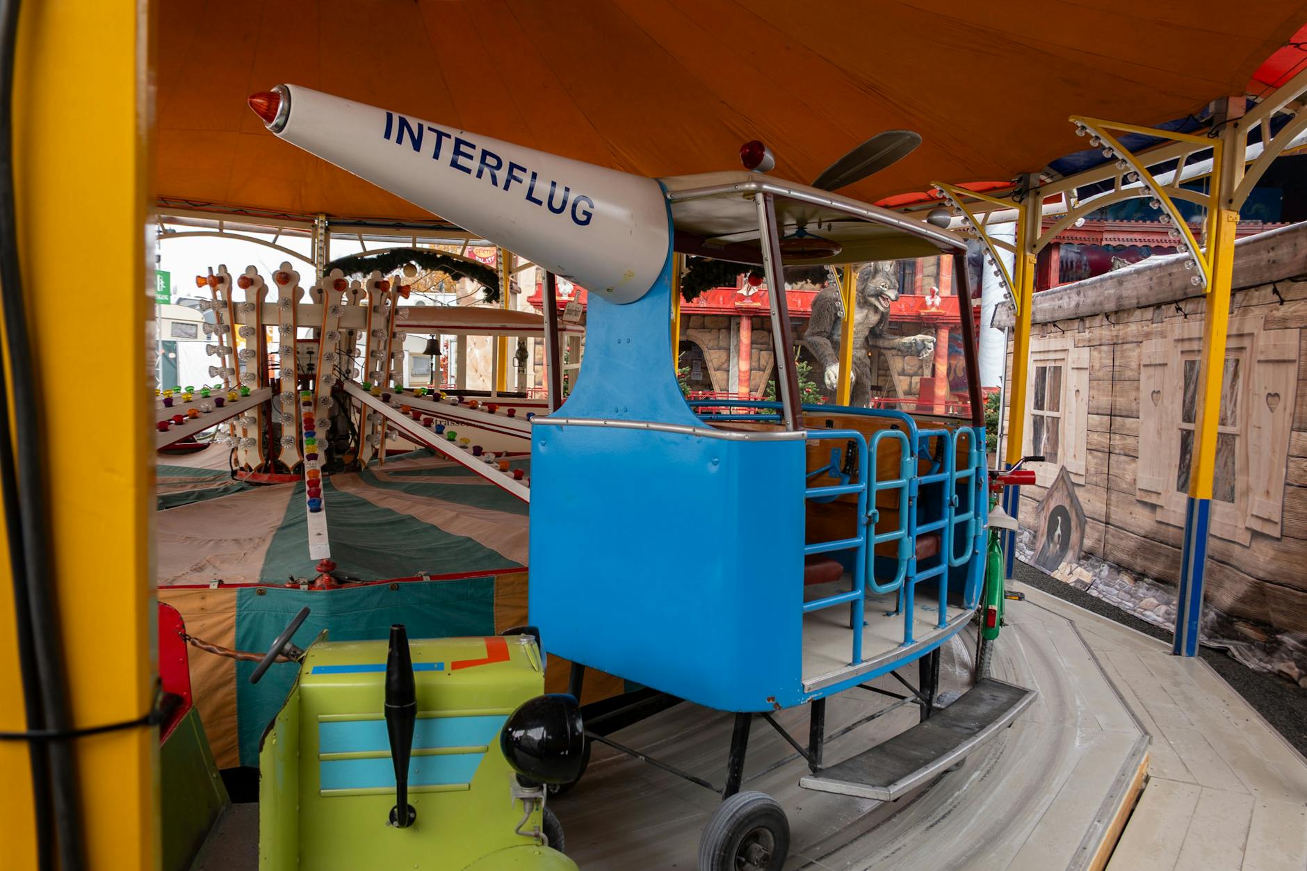 Den Propeller am Hubschrauber kann man selber ankurbeln.