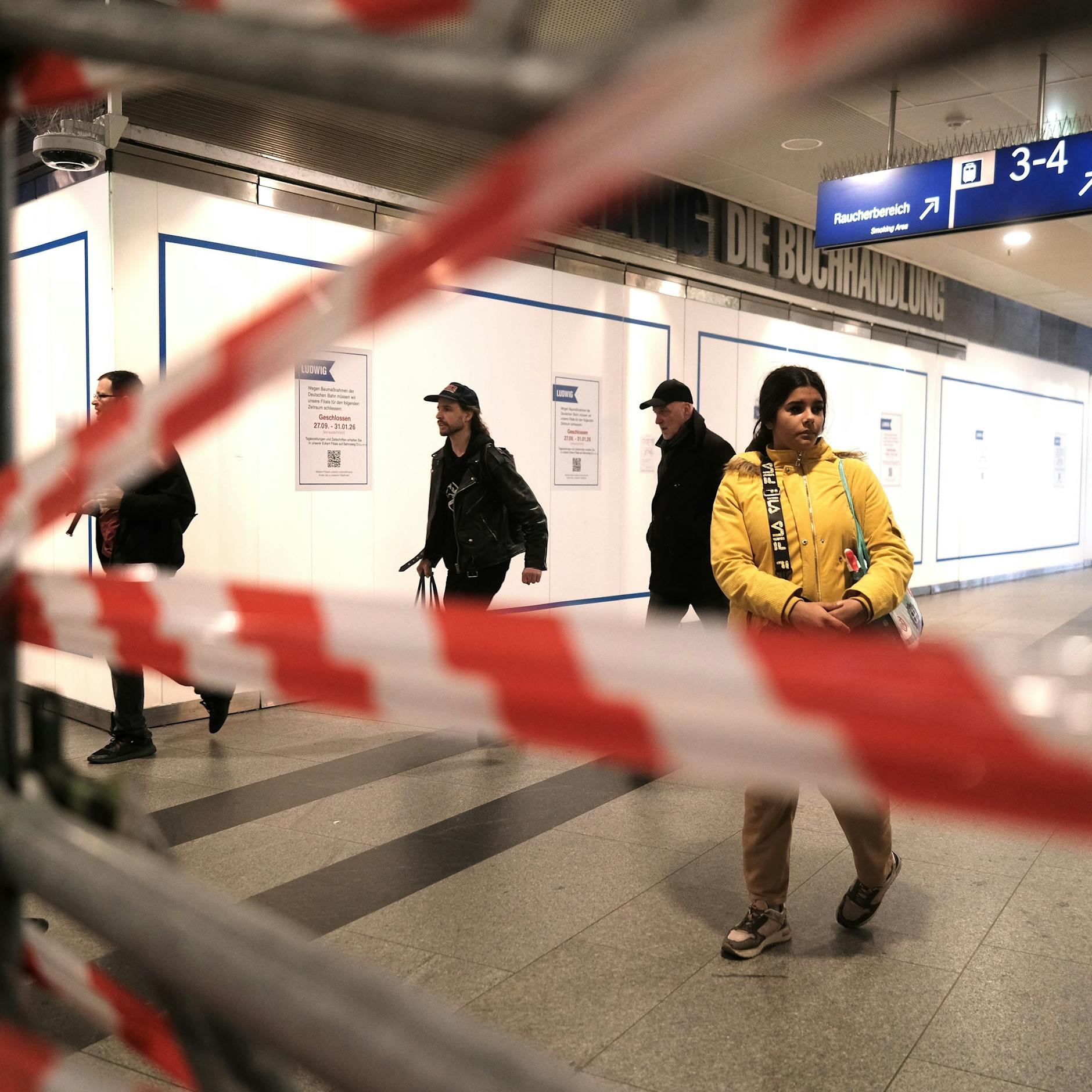 Image - Beton-Drama wirkt bis heute nach: Warum im Bahnhof Friedrichstraße in Berlin-Mitte alle Läden ausziehen müssen