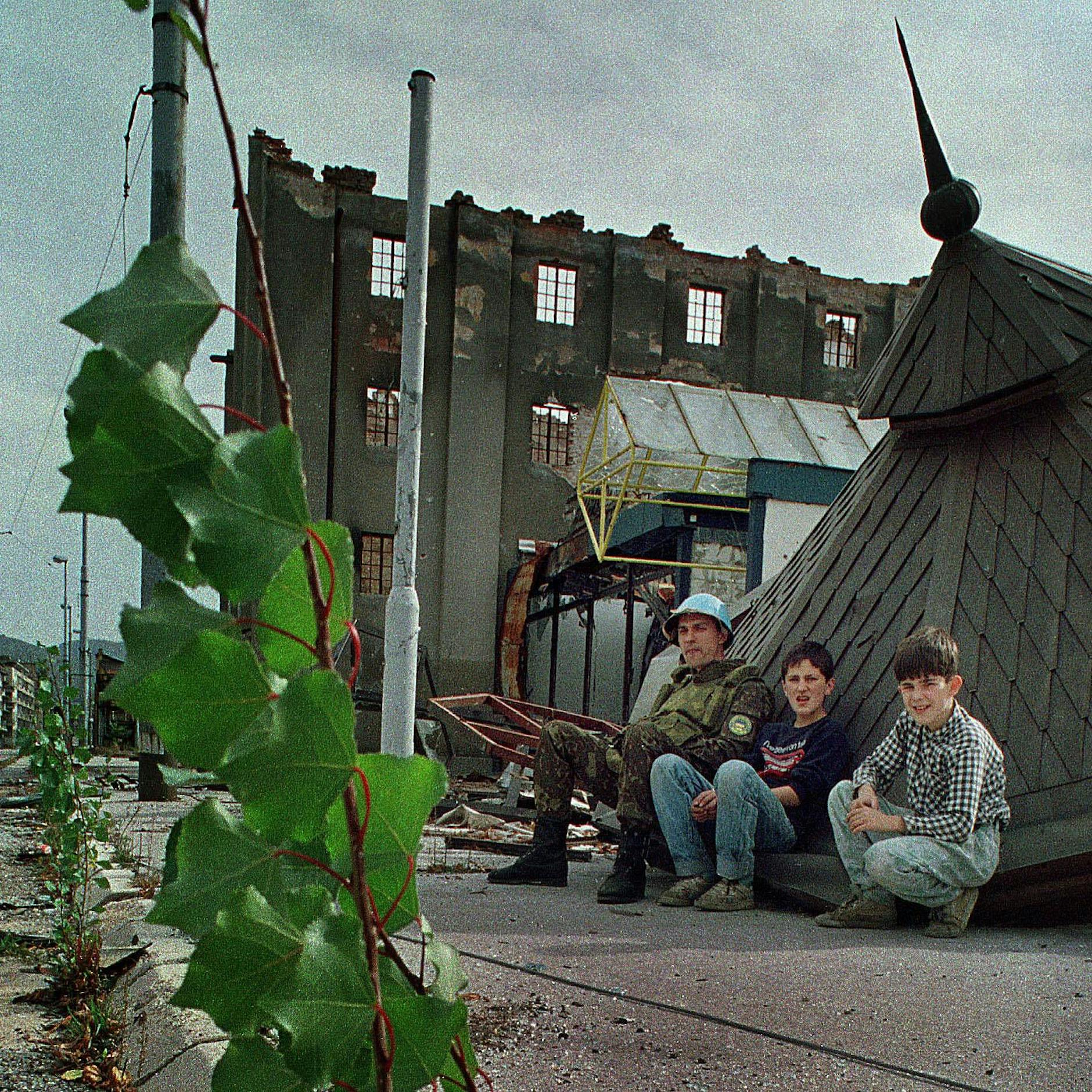 Image - Sniper-Tourismus im Bosnienkrieg: Westliche Bürger ermorden Zivilisten zum Spaß