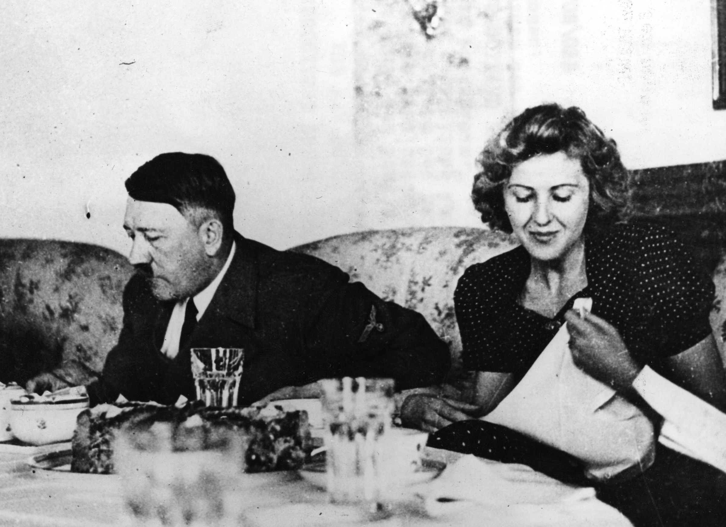 Image - DNA-Analyse im TV: Hatte Hitler einen Mikropenis?