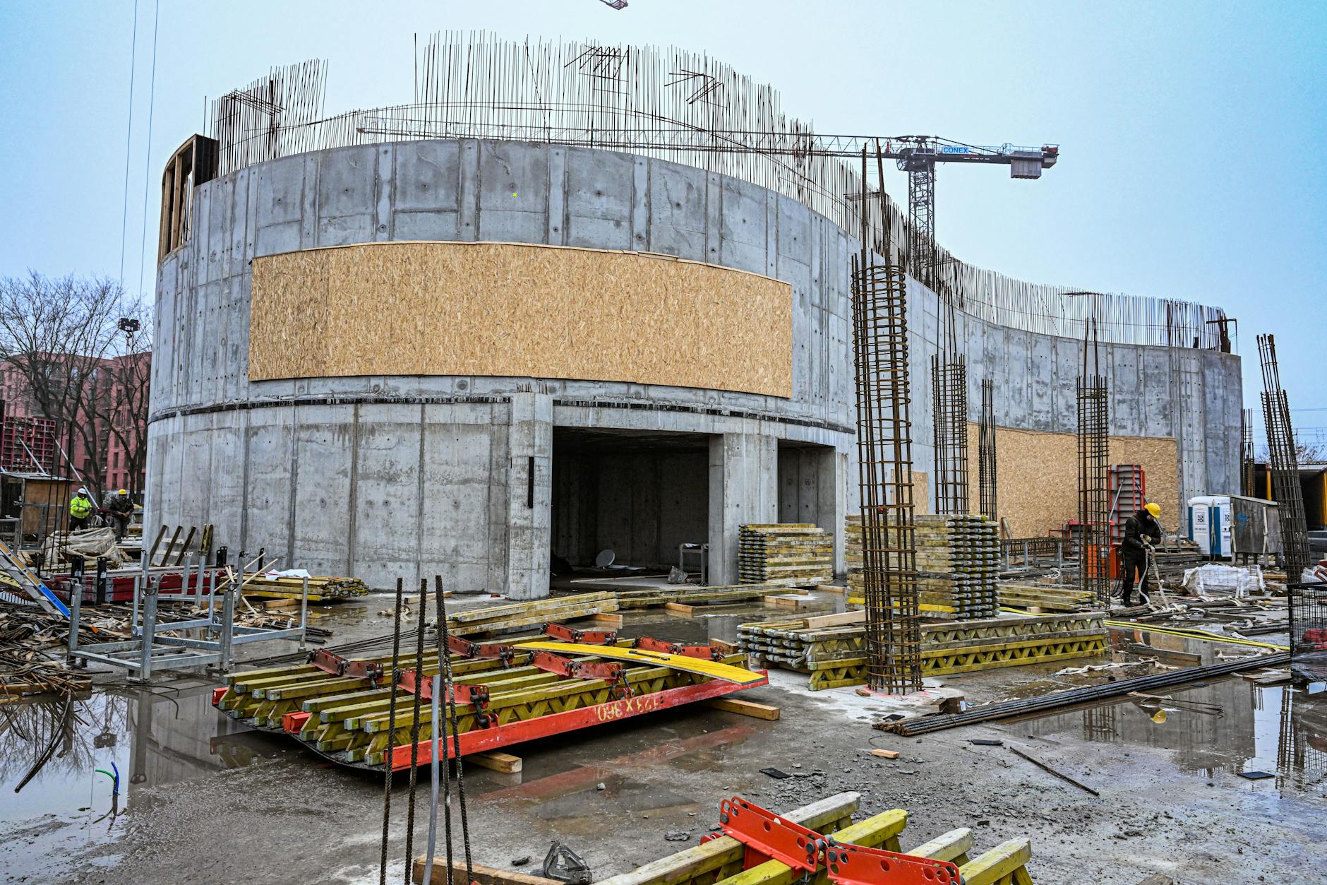 Im Frühjahr 2026 soll das neue Mega-Aquarium fertiggestellt werden, Ende des Jahres soll es eröffnen.