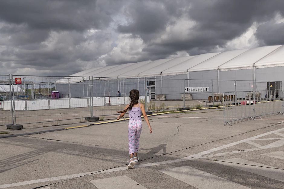 Am früheren Flughafen Tegel soll ein Ankunftszentrum für Flüchtlinge nach EU-Standard entstehen.