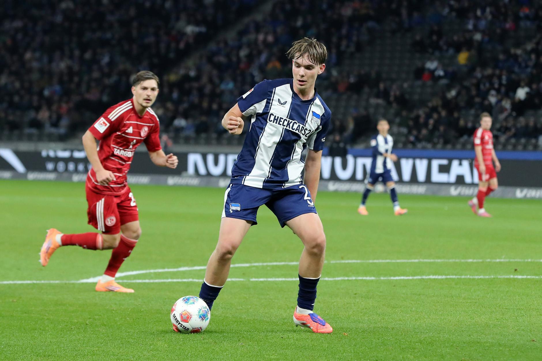 Hertha-Wunderkind Kennet Eichhorn spielt sich ins Rampenlicht. Der FC Bayern ist an ihm dran.