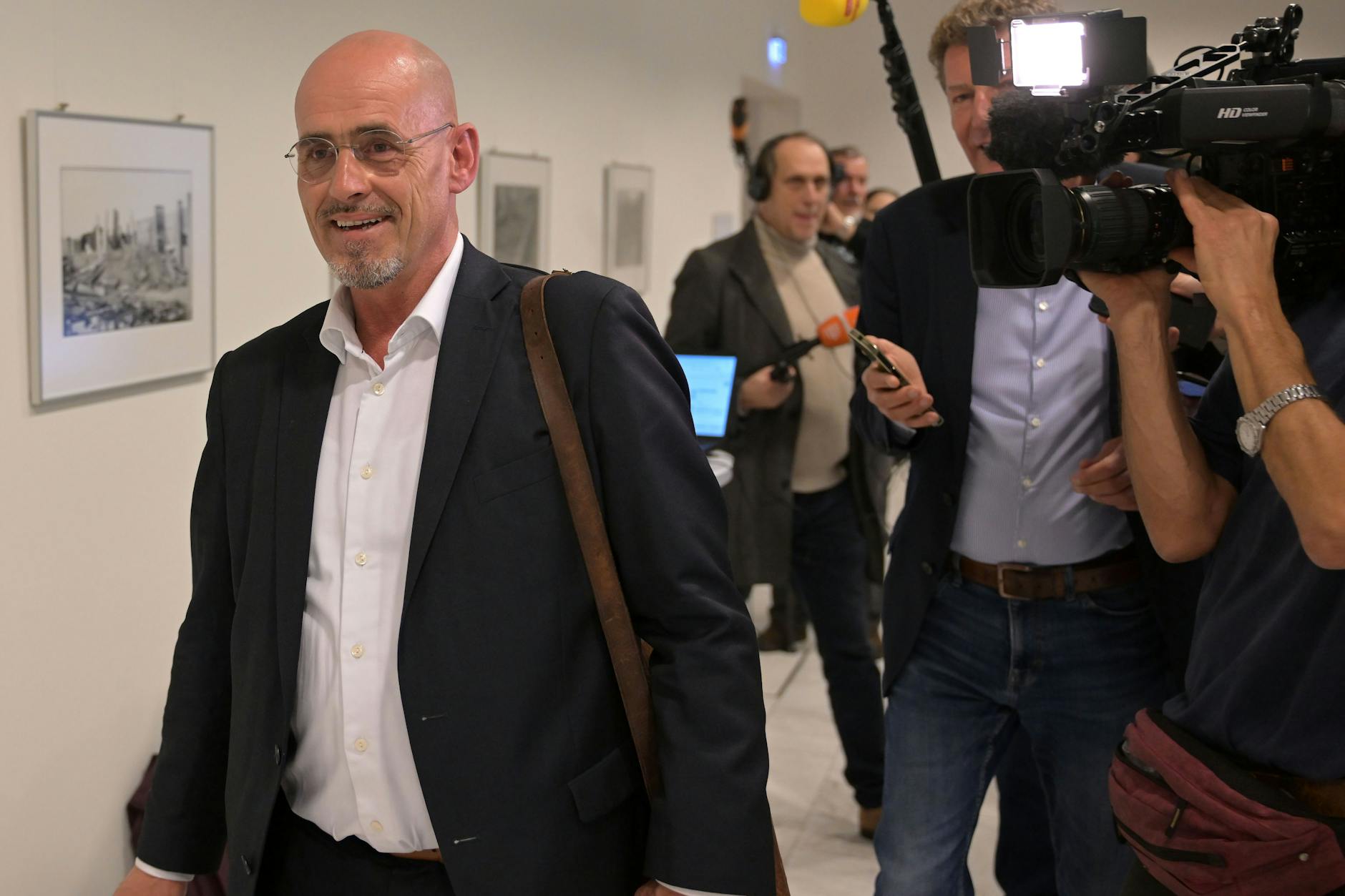 Niels-Olaf Lüders (BSW), Fraktionsvorsitzender in Brandenburg, nach der Fraktionssitzung des BSW.