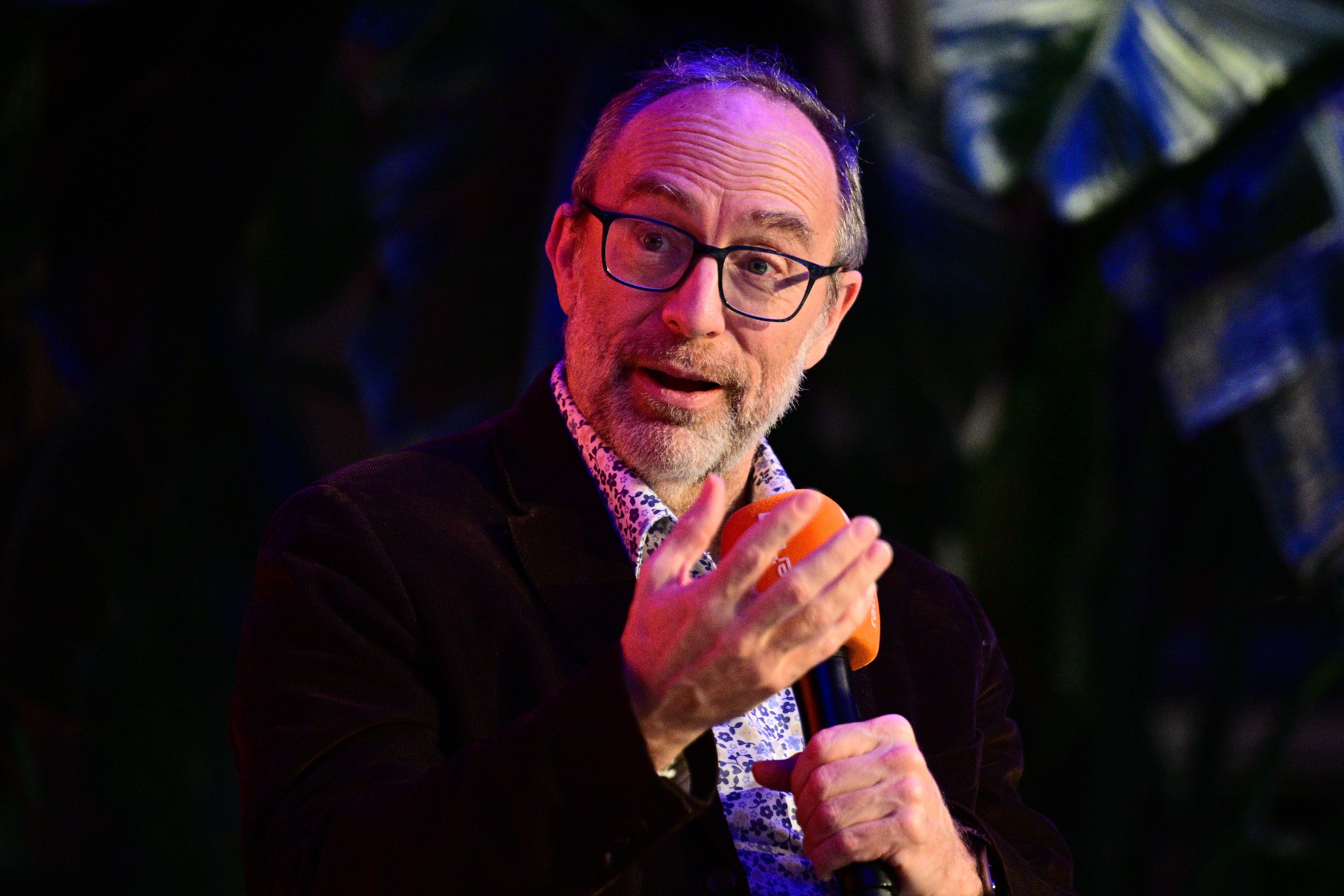 Co-Gründer von Wikipedia: Jimmy Wales verlässt Interview im Podcast „Jung&Naiv“ nach Sekunden