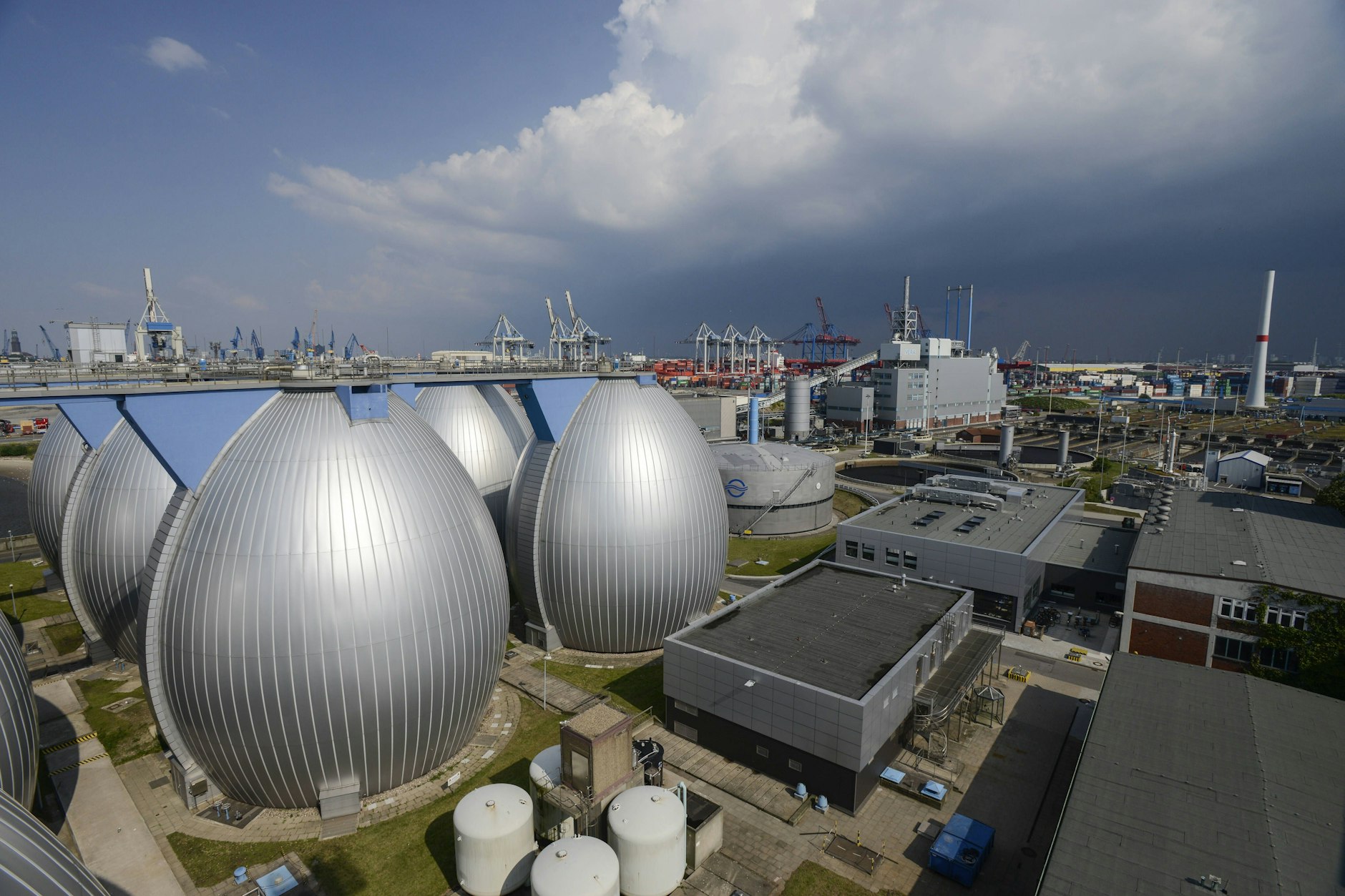 Eine Biogas-Anlage in Hamburg: Es entsteht vor allem durch Methan und Kohlendioxid. Methan wirkt sich besonders positiv auf die Erderwärmung aus.