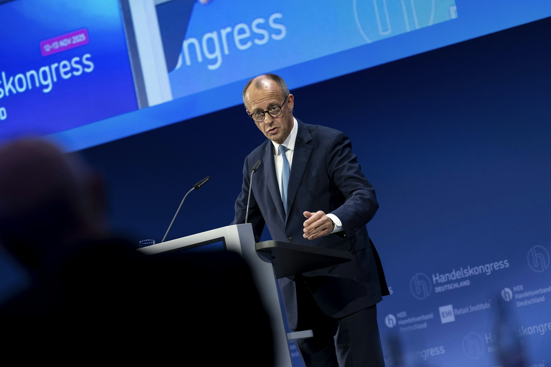 Bundeskanzler Friedrich Merz kündigt eine härtere Gangart gegenüber chinesischen Telekommunikationsausstattern an.