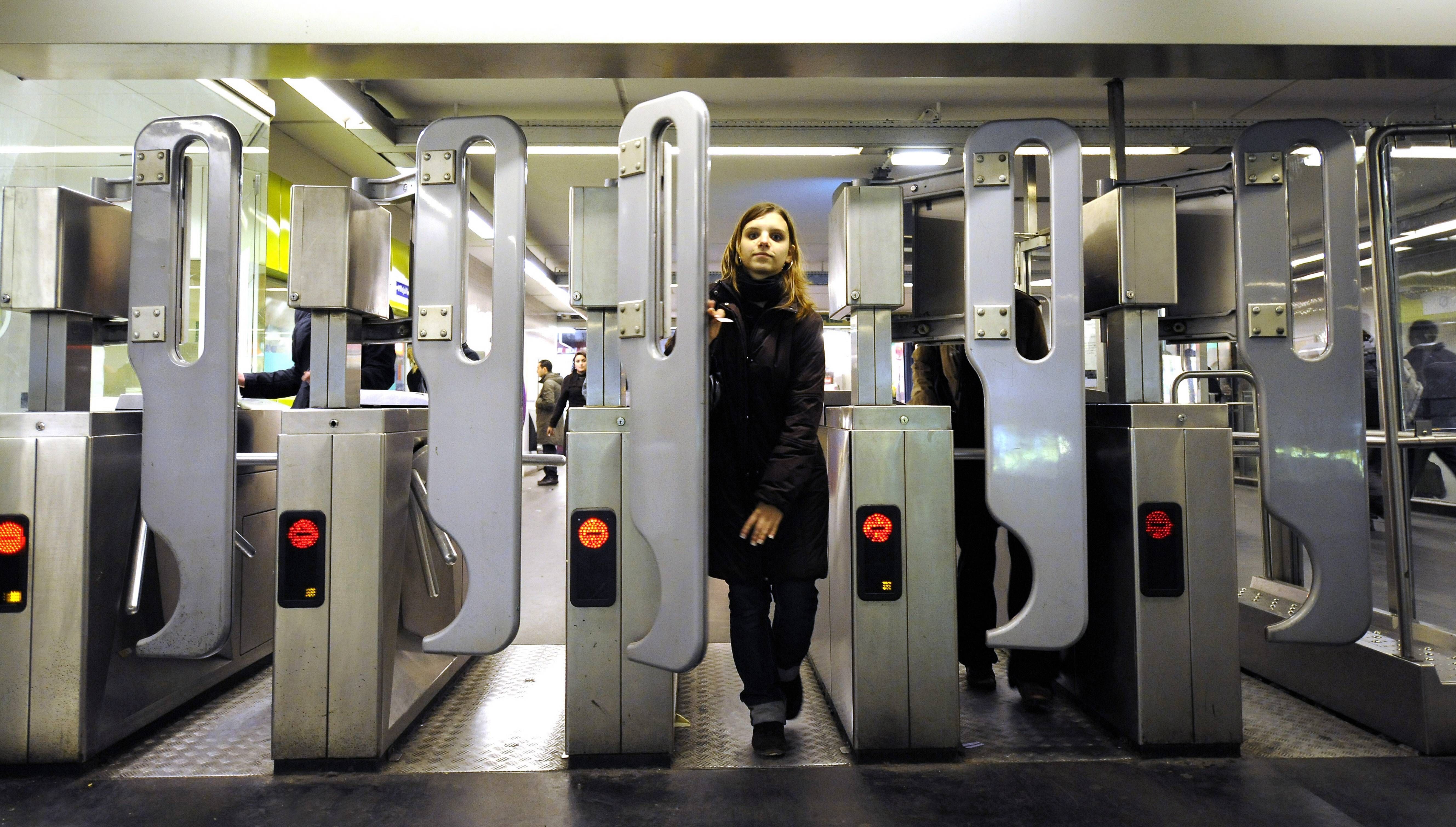 Teuer, unrealistisch, unnötig: Warum Zugangssperren in U-Bahnhöfen Berlin lahmlegen würden