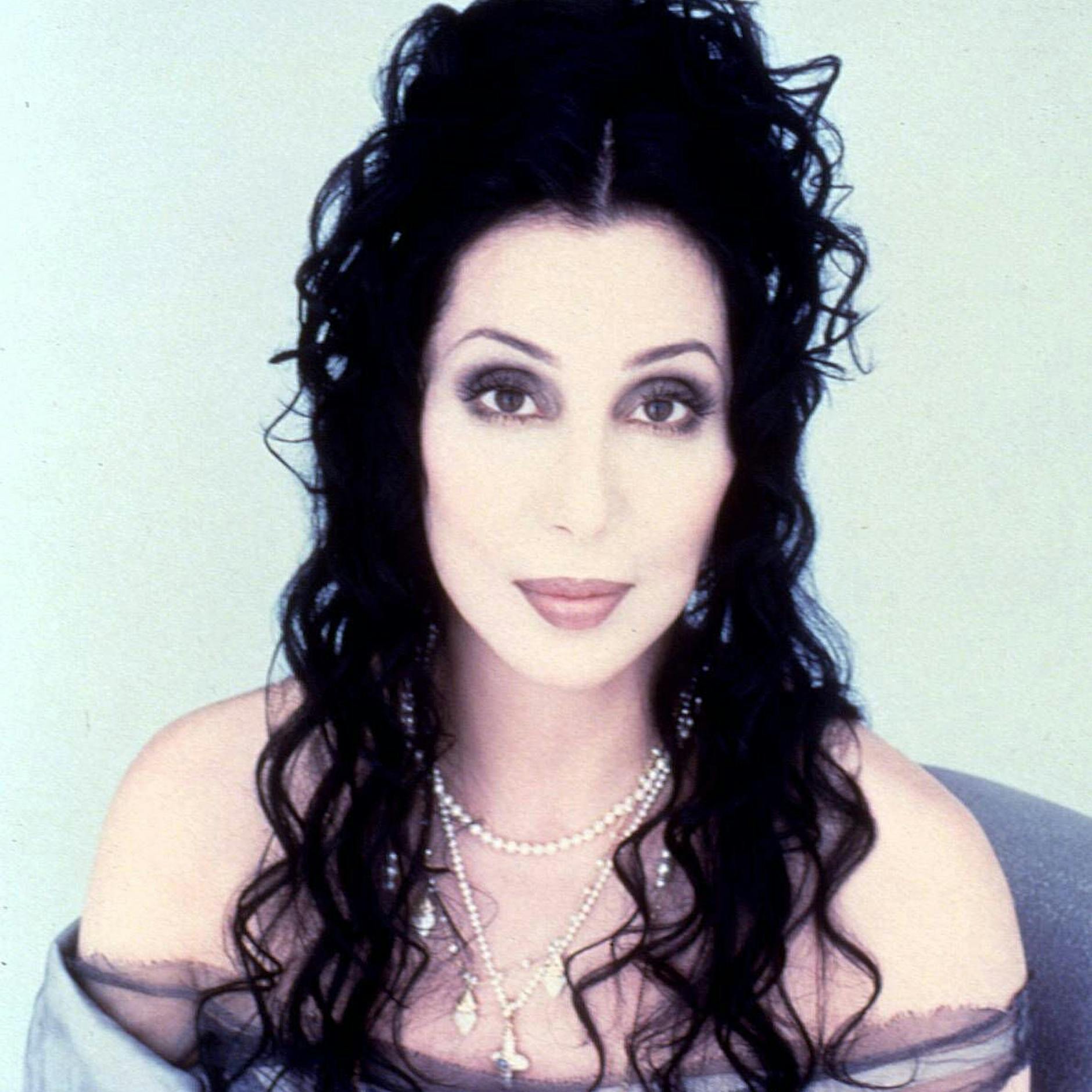 Bambi-Fauxpas von Gottschalk: Warum Cher mit dem „Cher-Effekt“ die Popmusik der Gegenwart revolutioniert hat