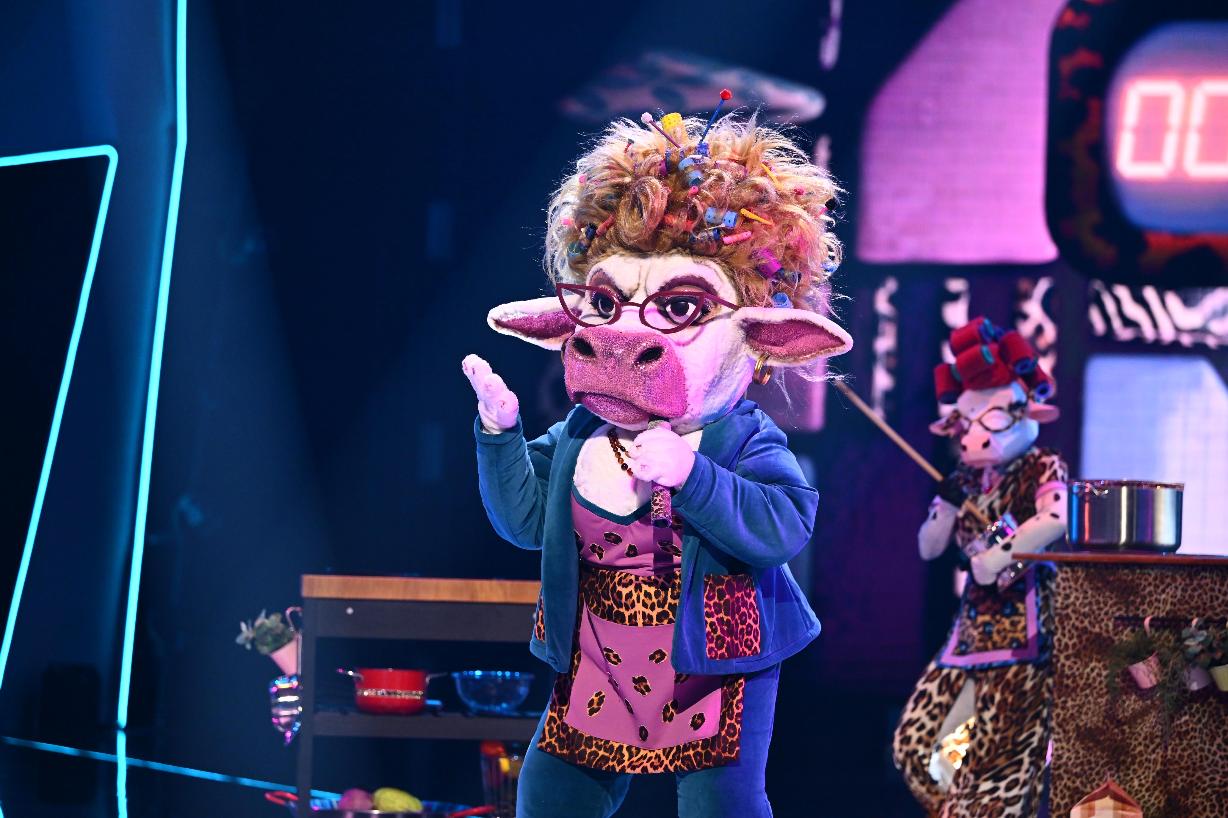 „Masked Singer“ enttarnt: Sie ist Kuh Muuhnika – Fans liegen falsch!