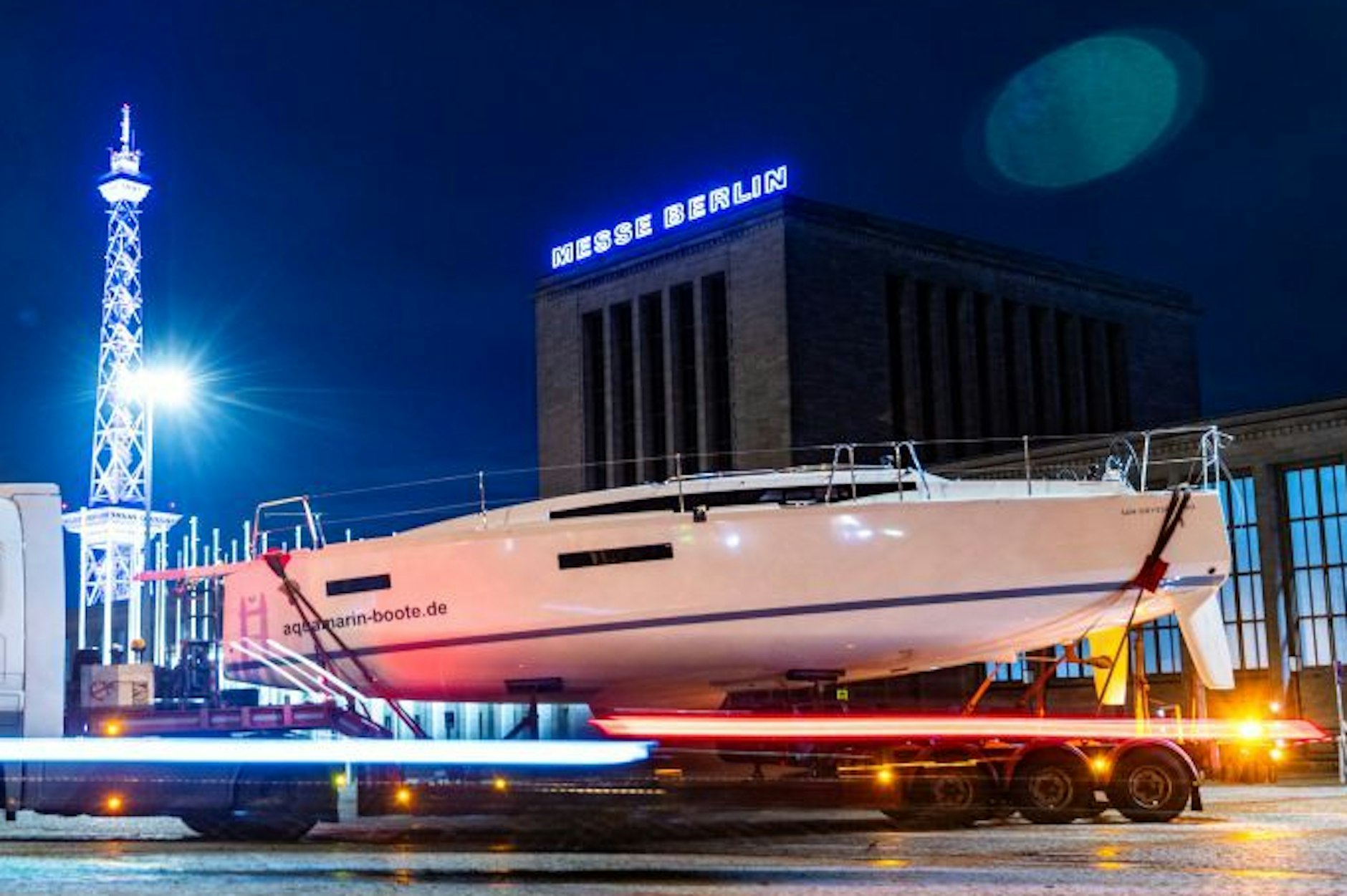 Die beliebte BOOT &amp; FUN auf der OutVenture Berlin ist ein Muss für alle, die aufs Wasser wollen. Boote, Trends und Abenteuer zum Anfassen. Erleben Sie Boote, Trends und Abenteuer zum Anfassen!