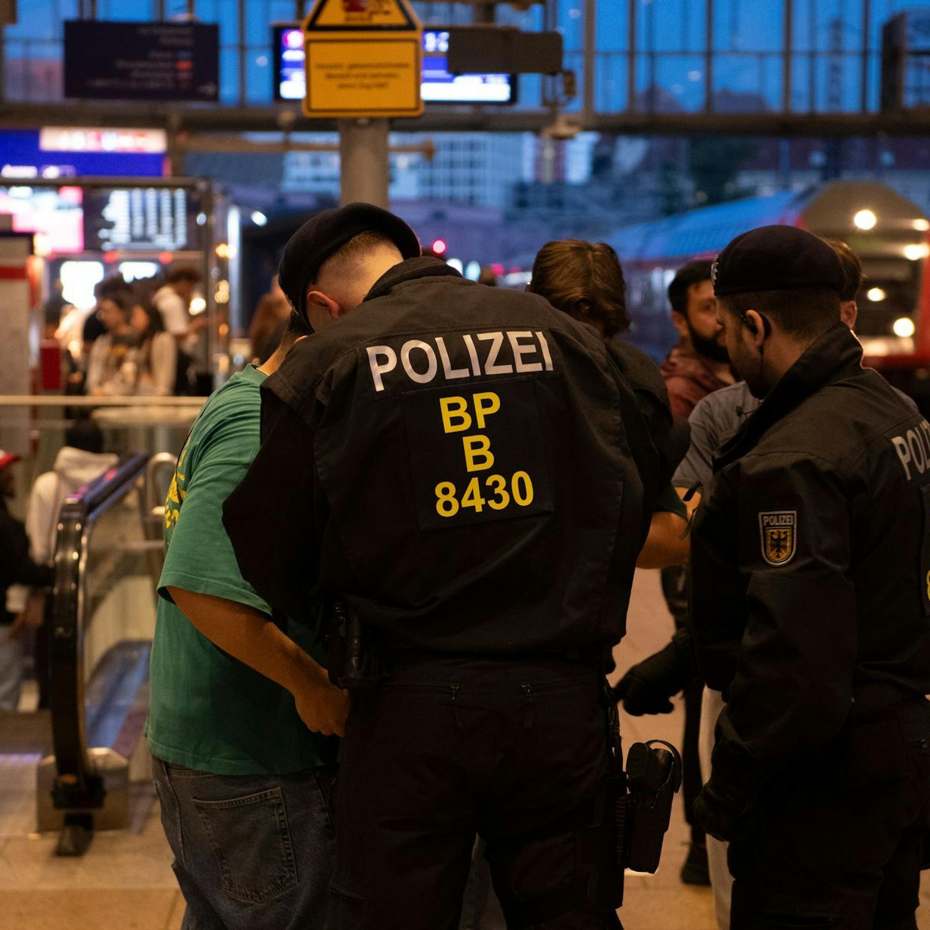 Image - Bundespolizei führt Kontrollen durch - Verstärker Einsatz am Berliner Hauptbahnhof