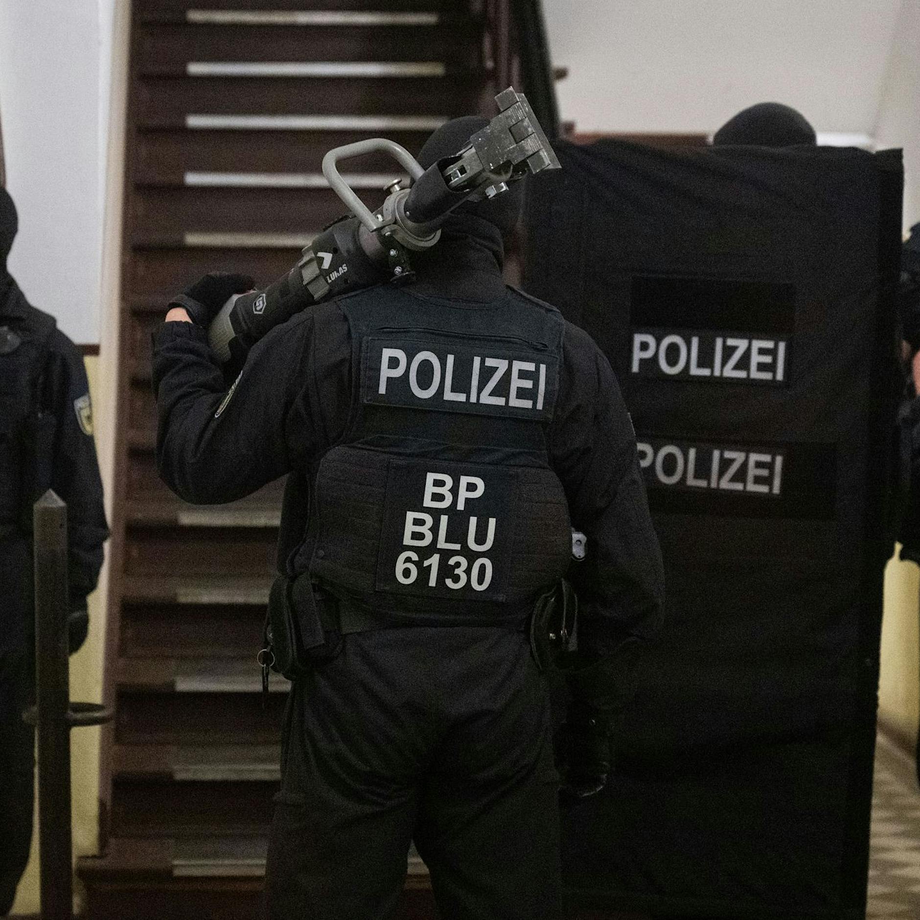 Nächtlicher Großeinsatz: Bundespolizei geht gegen Schleuser vor