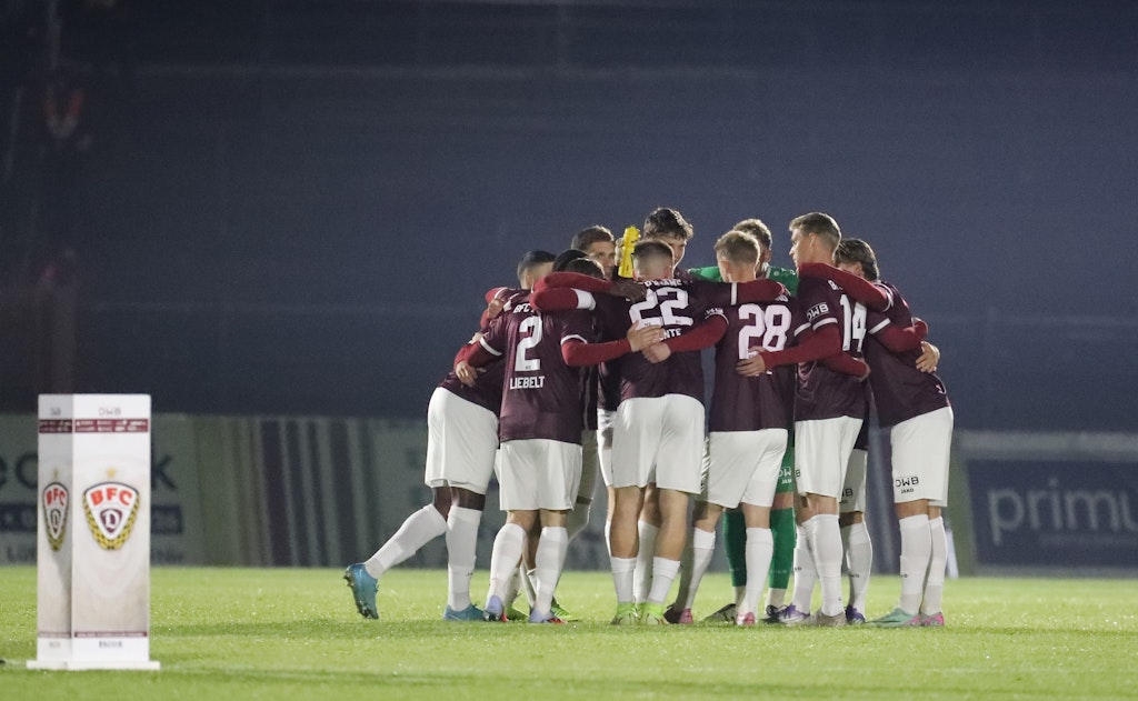 BFC-muss-gewinnen-Dynamo-Boss-verkn-pft-den-Pokal-mit-ganz-viel-Hoffnung