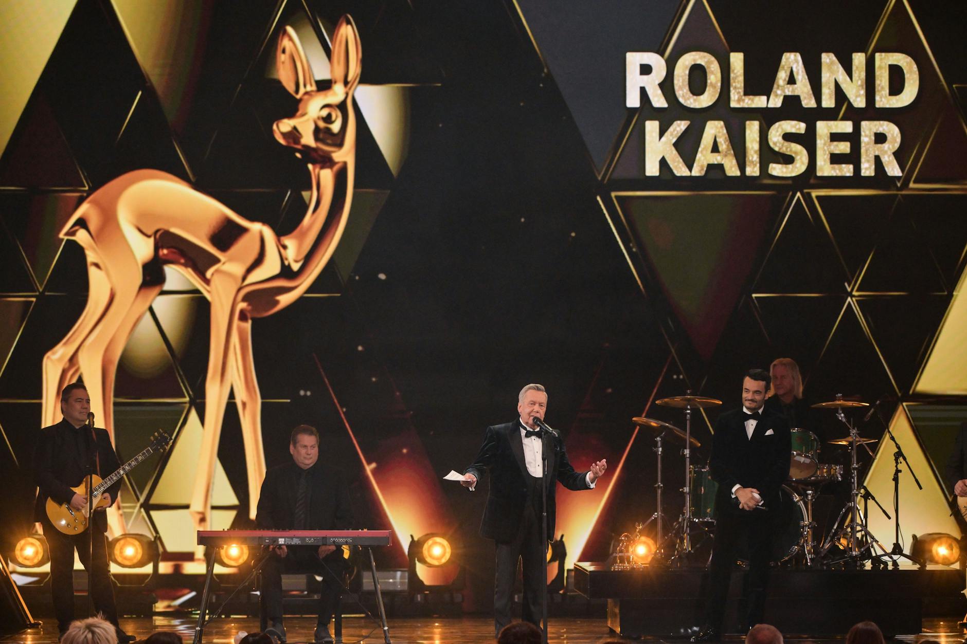 Roland Kaiser wurde mit einem Bambi für sein Lebenswerk geehrt.