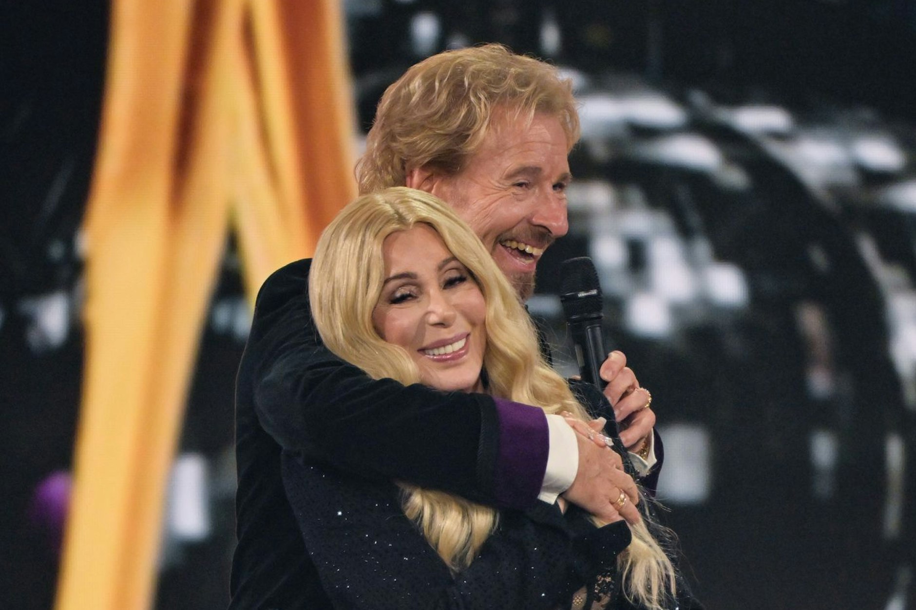 Thomas Gottschalk mit Pop-Ikone Cher bei der Bambi-Verleihung.