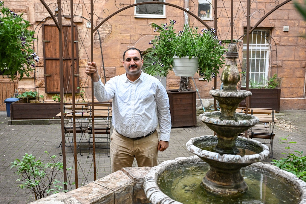 Mordversuch-in-Berliner-U-Bahn-Schulleiter-in-Neuk-lln-attackiert-