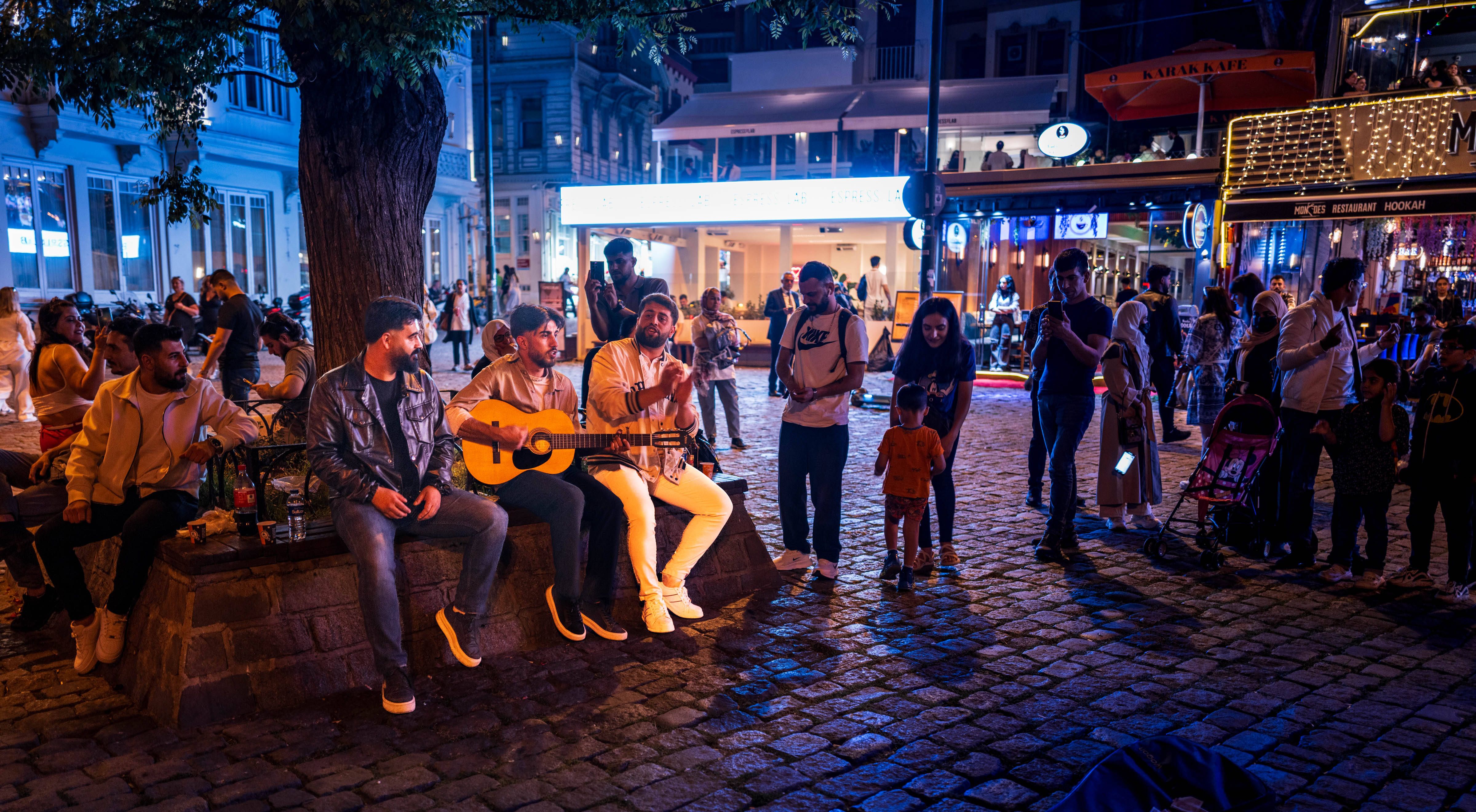 Lebensmittelvergiftung im Urlaub: Die letzten Bilder der deutschen Familie!