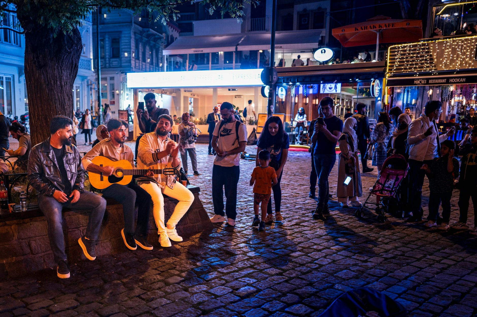 Lebensmittelvergiftung im Urlaub: Die letzten Bilder der deutschen Familie!