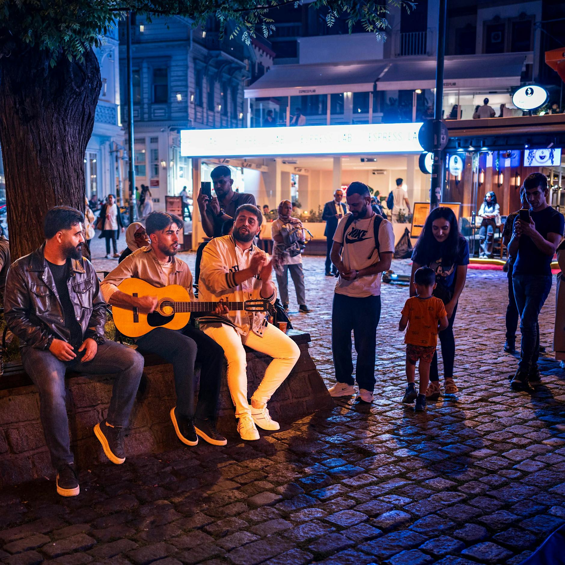 Lebensmittelvergiftung im Urlaub: Die letzten Bilder der deutschen Familie!