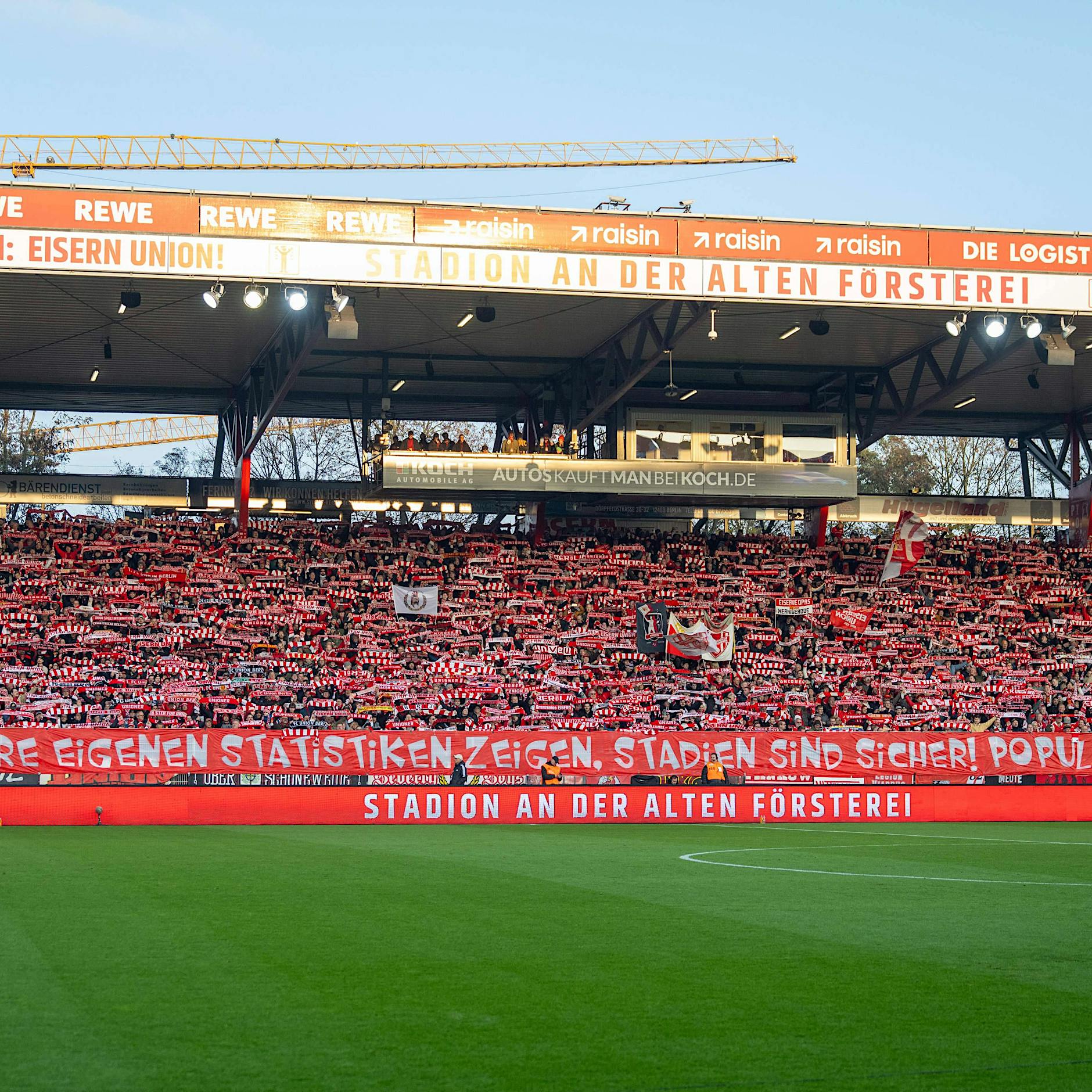 Debatte um Sicherheit in Stadien: Getrennt in den Farben – vereint gegen Überwachung