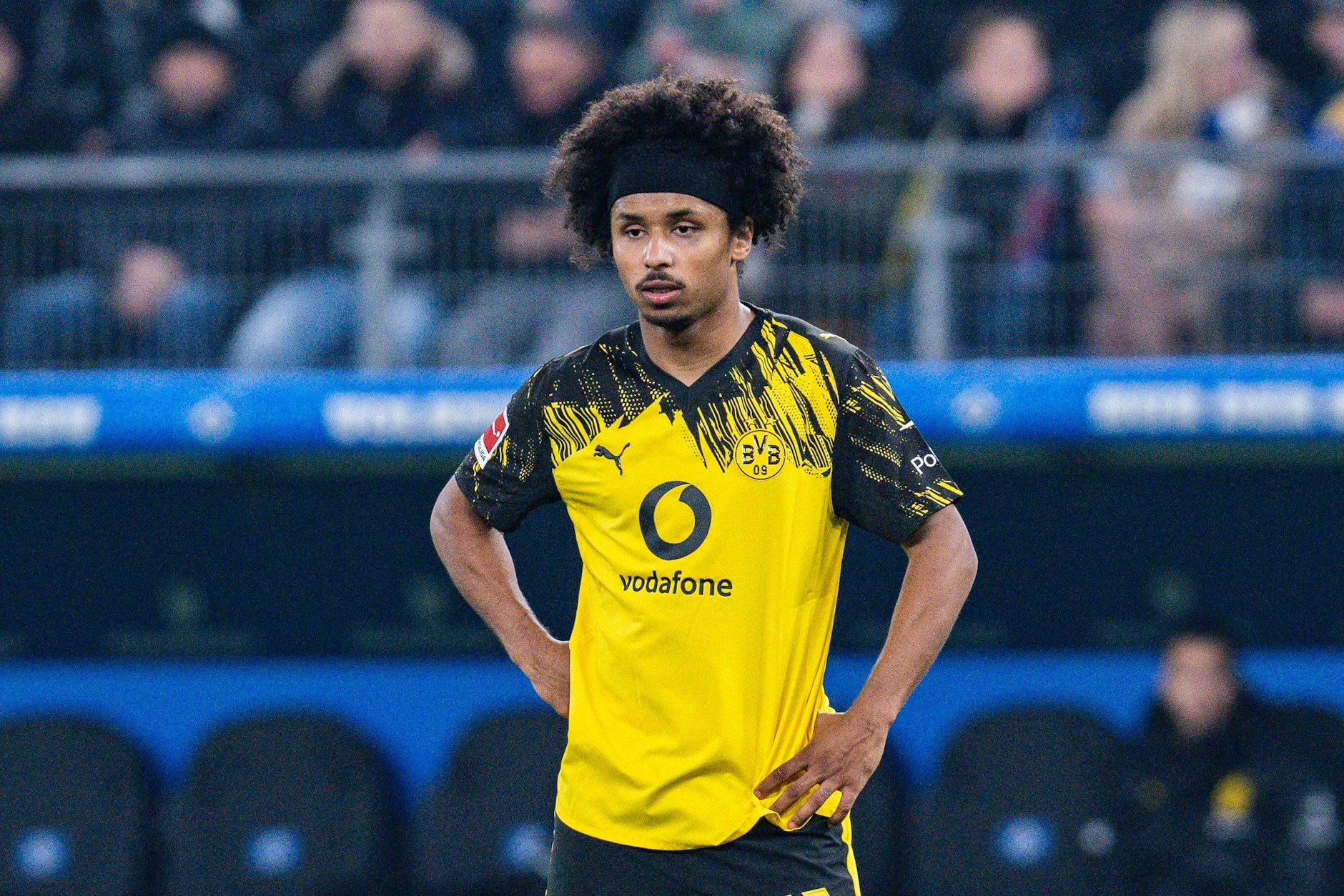 Karim Adeyemi spielt bei Borussia Dortmund. Jetzt macht er jenseits des Fußballs Schlagzeilen.