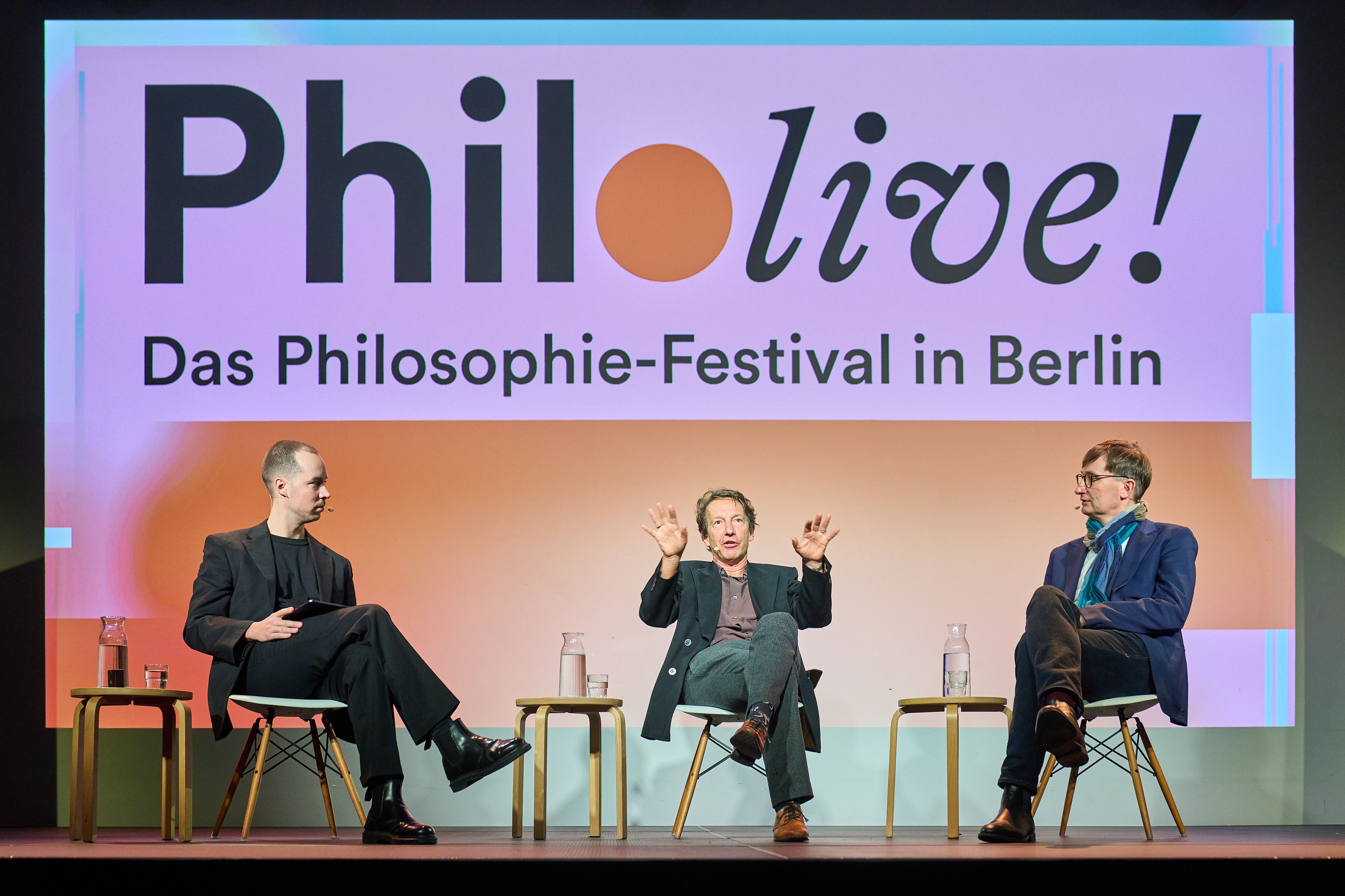 „Philo.live!“ in Berlin: Kann uns Sex mit Russen den Frieden bringen?