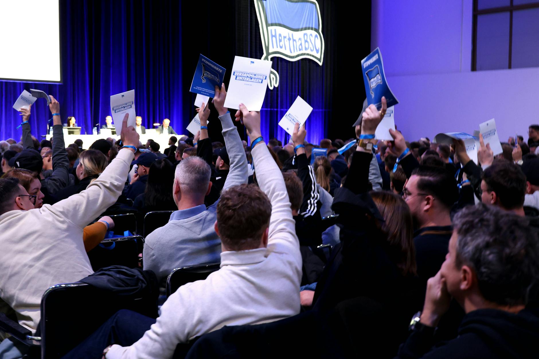 Herthas Mitglieder stimmten gestern über Online-Versammlung ab. Sie wurde eindeutig abgelehnt.